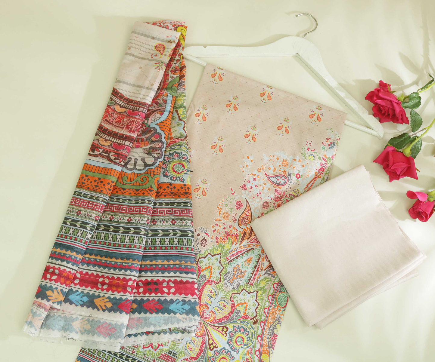 Lawn Printed Suit H25SLST12