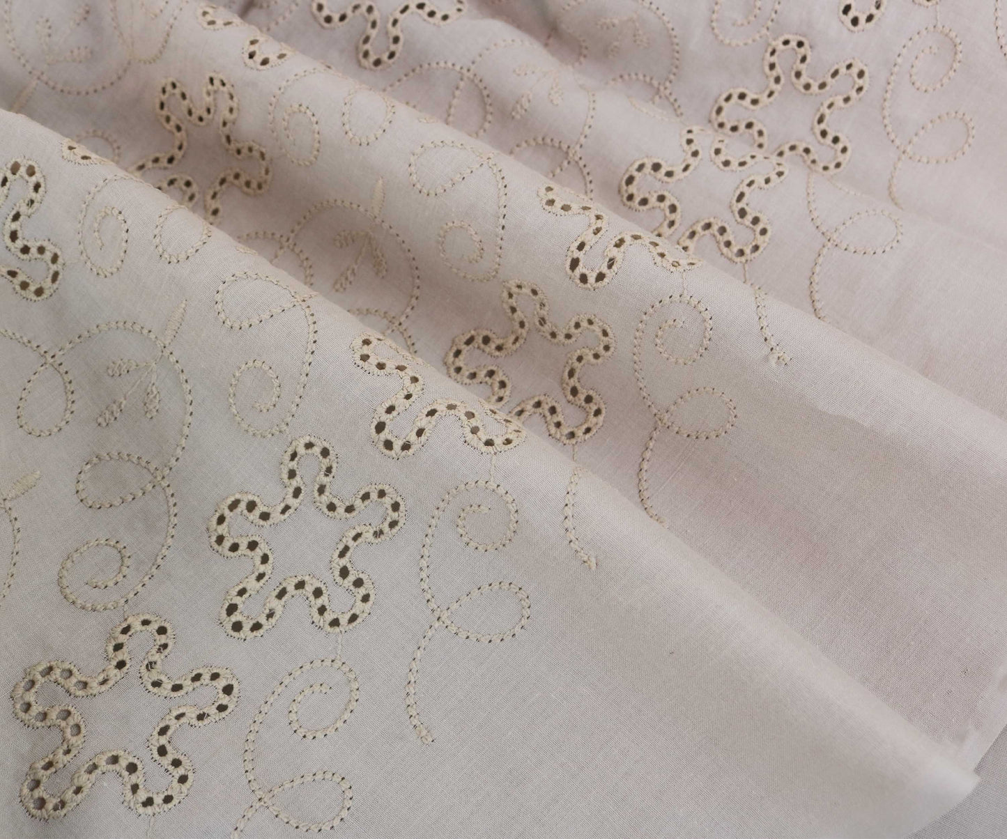 2Piece – Embroidered Lawn H25L2P113