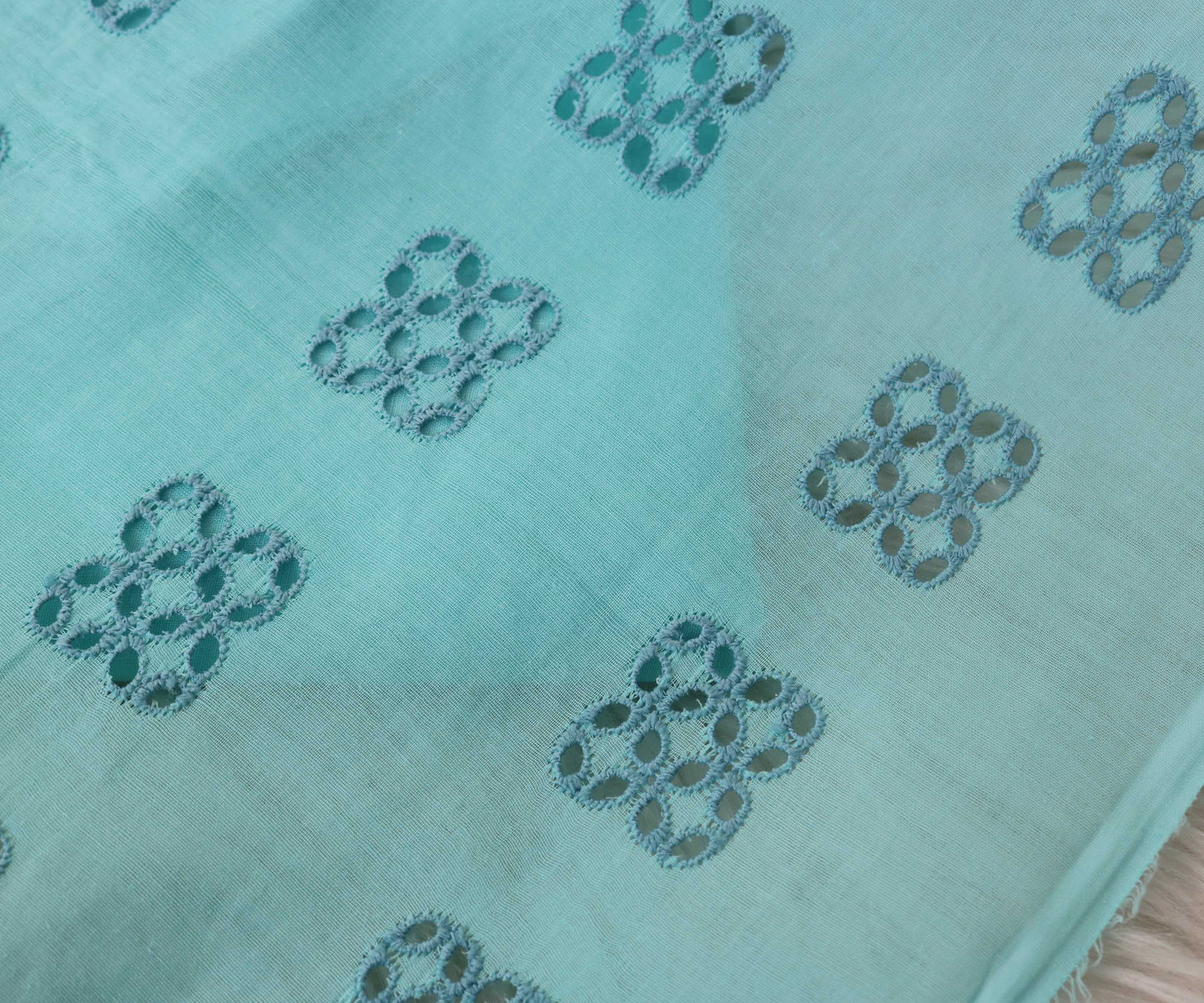 2Piece – Embroidered Lawn H25L2P172