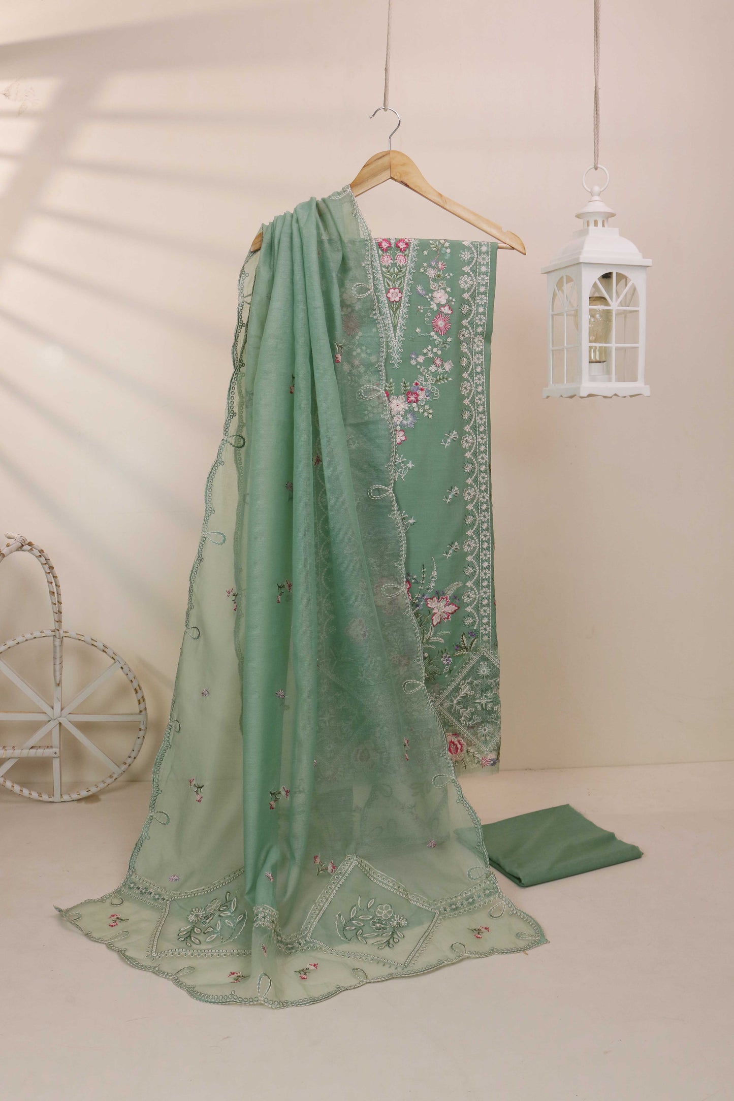 Luxury Lawn Embroidered suit H25SELHA66