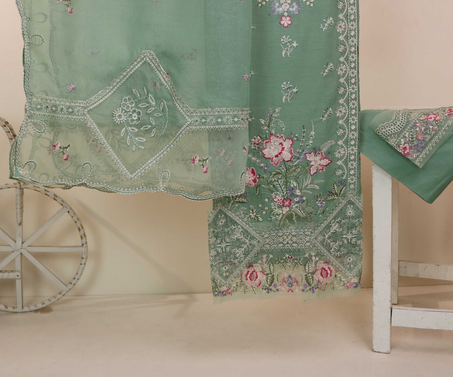 Luxury Lawn Embroidered suit H25SELHA66