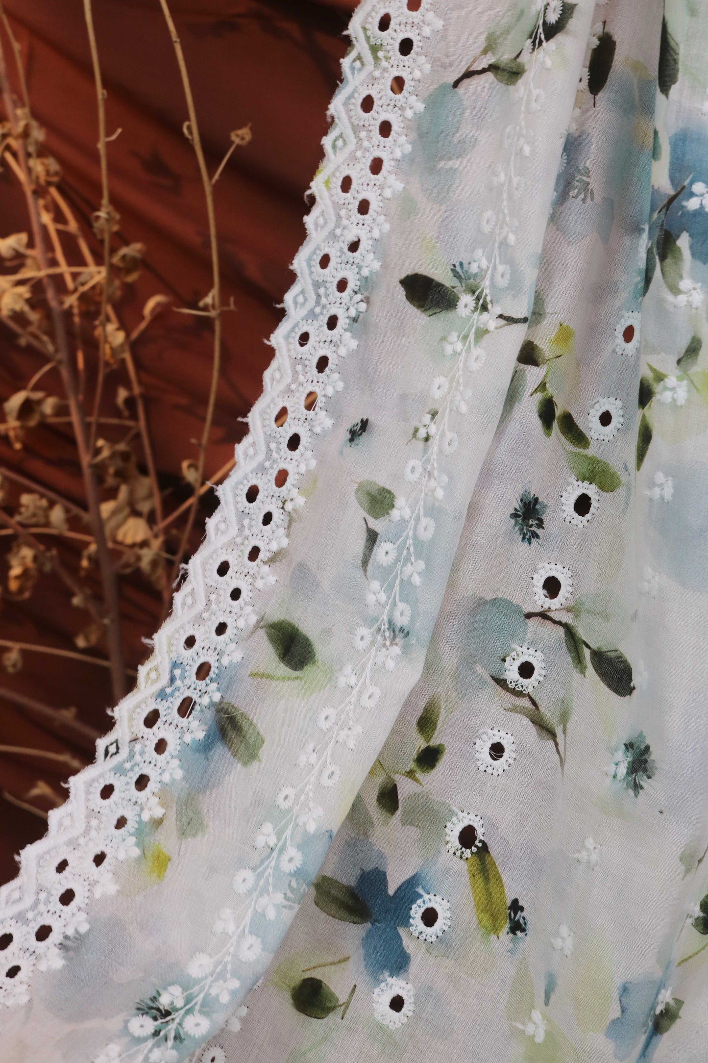 Embroidered Lawn Shawl LSH117