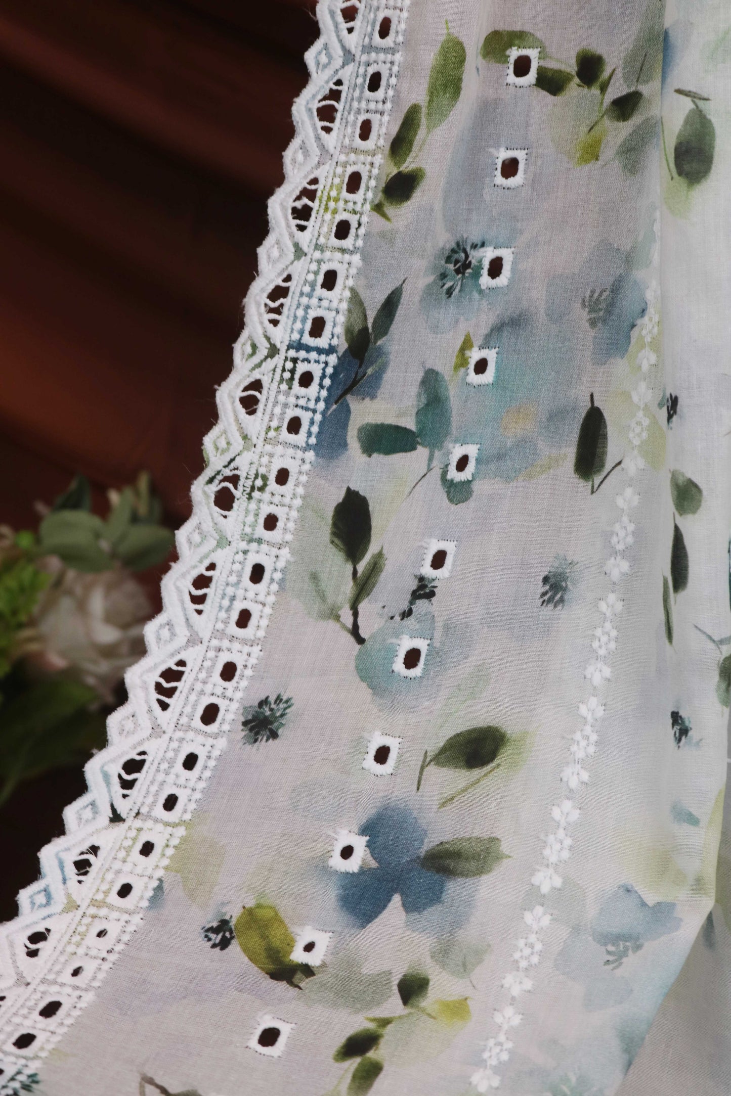 Embroidered Lawn Shawl LSH117A