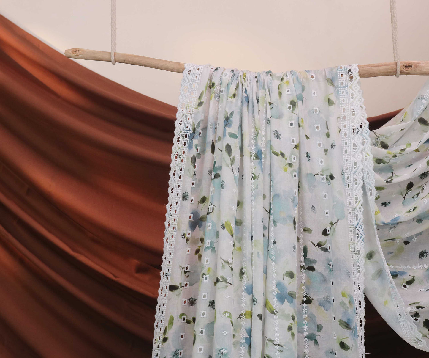 Embroidered Lawn Shawl LSH117A