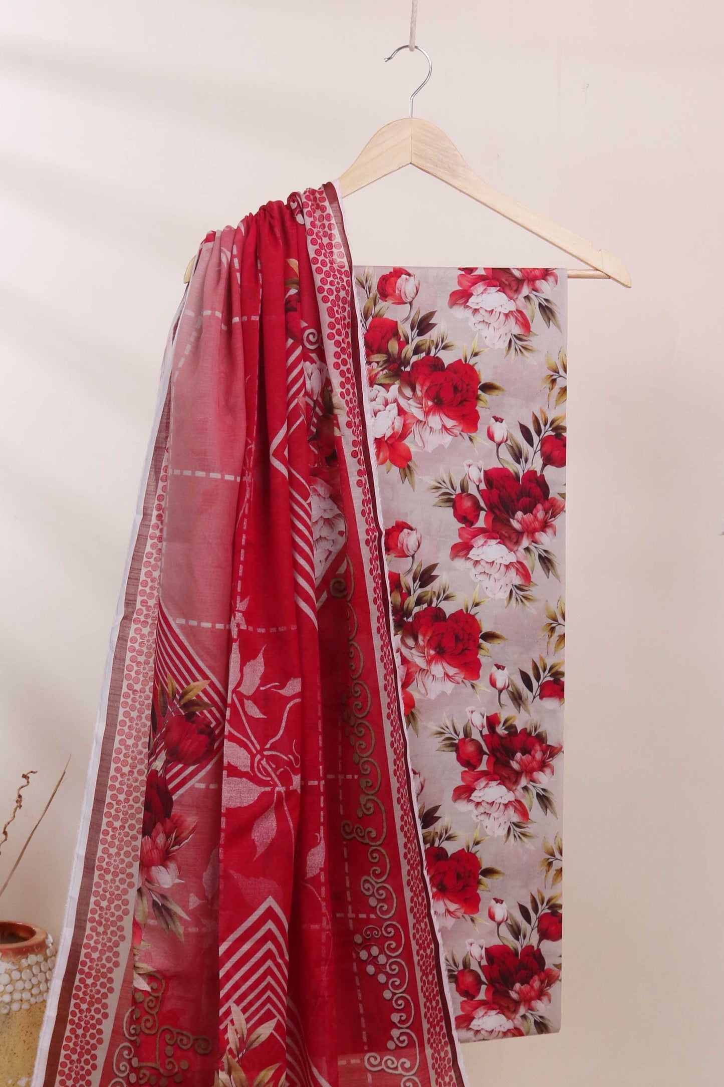 Luxury Lawn Printed Suit H25SLMJ1041