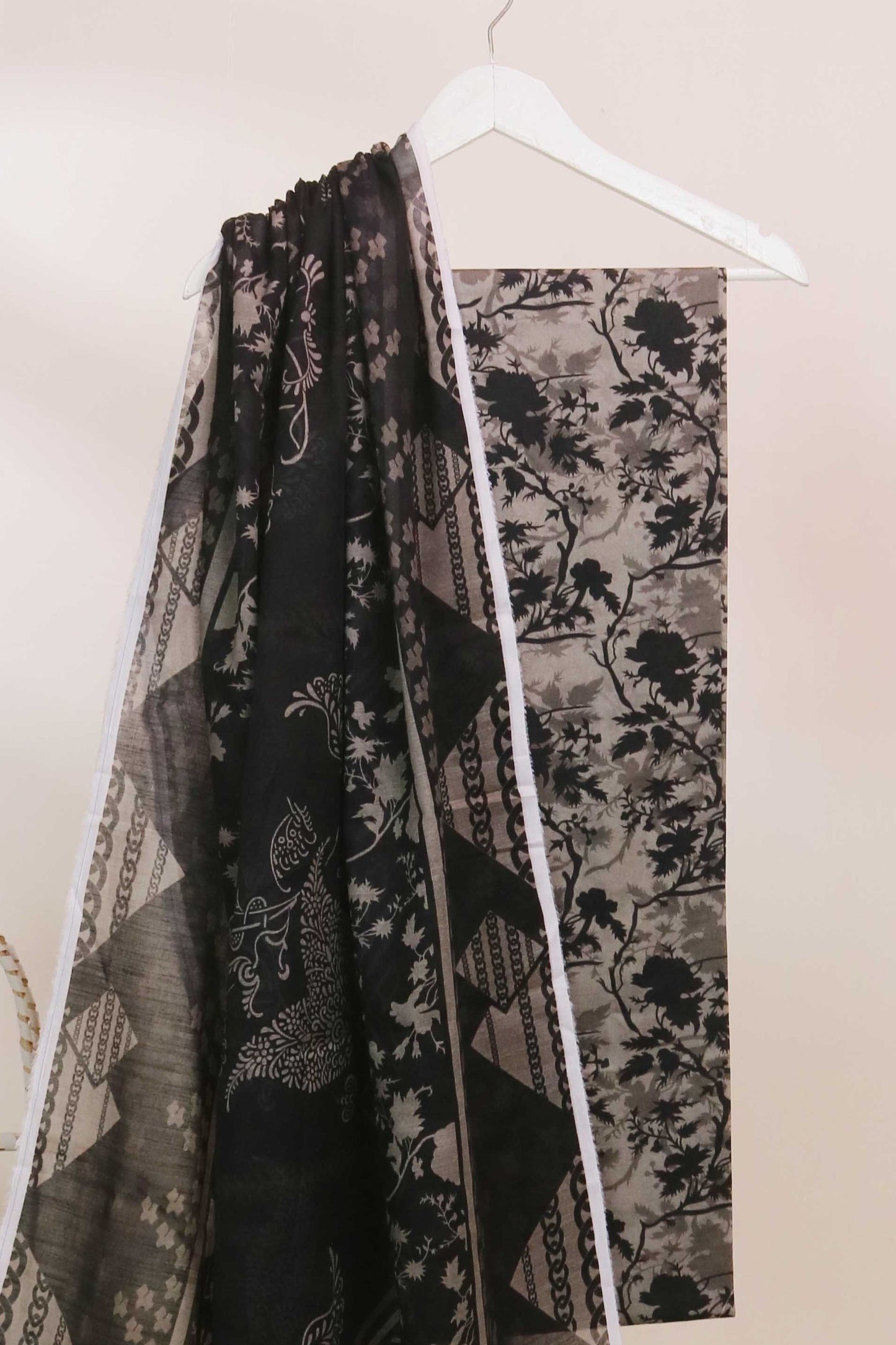 Luxury Lawn Printed Suit H25SLMJ2538