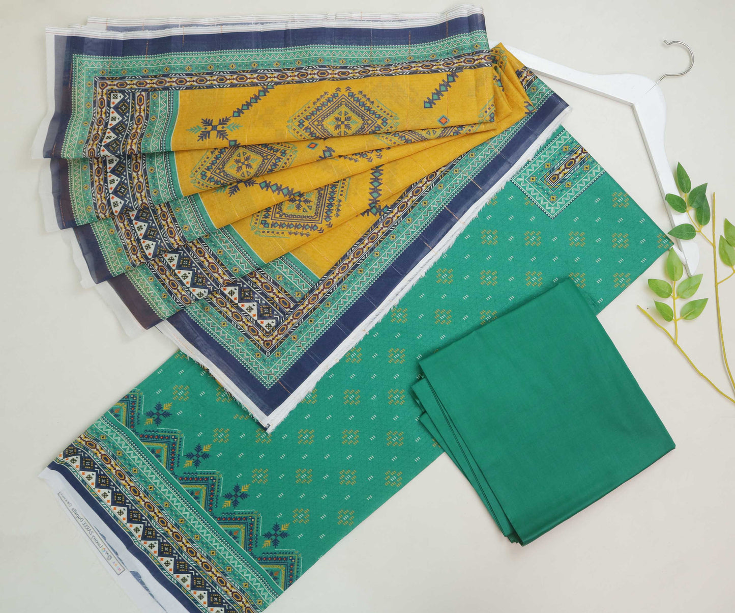 Luxury Lawn Printed Suit H25SLMJ2908