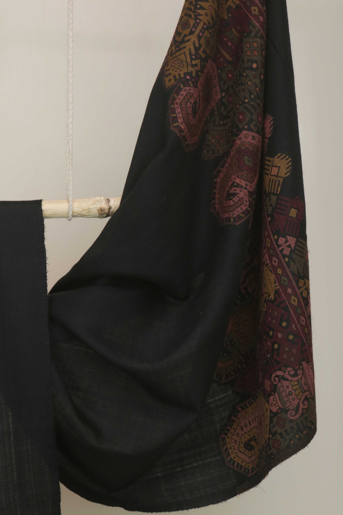 Kani Palo Shawl 3490 Black3