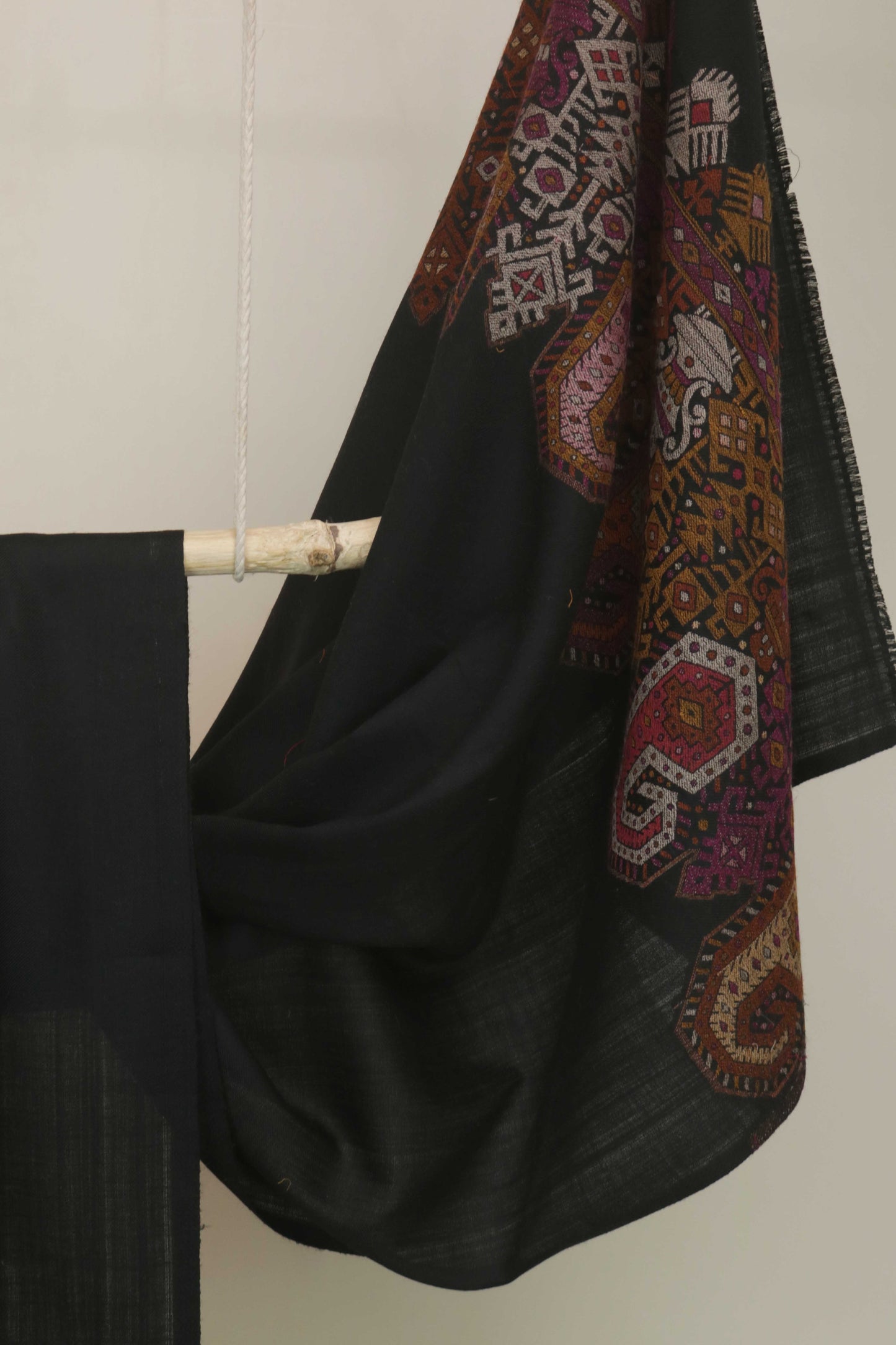 Kani Palo Shawl 3490 Black1