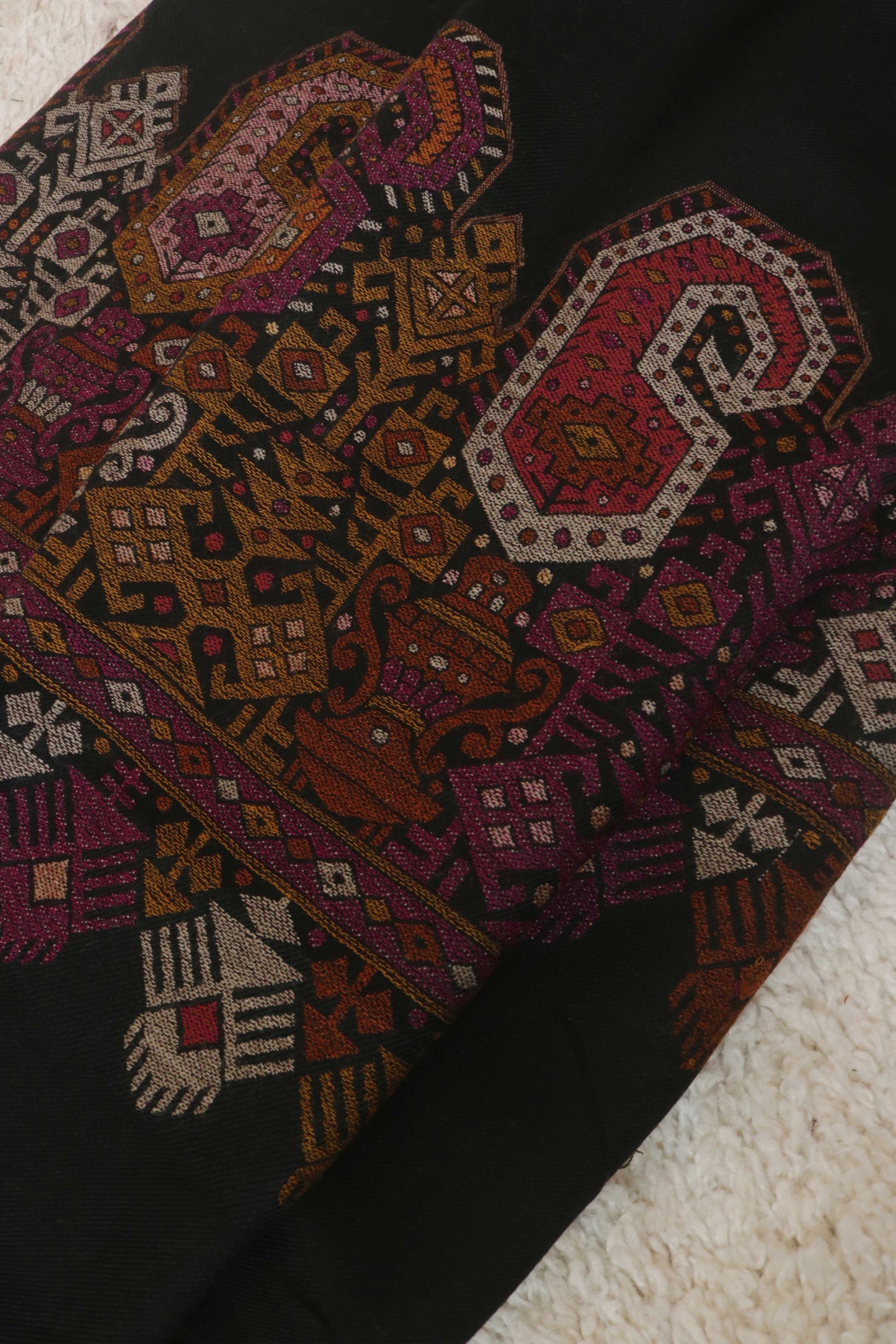 Kani Palo Shawl 3490 Black1