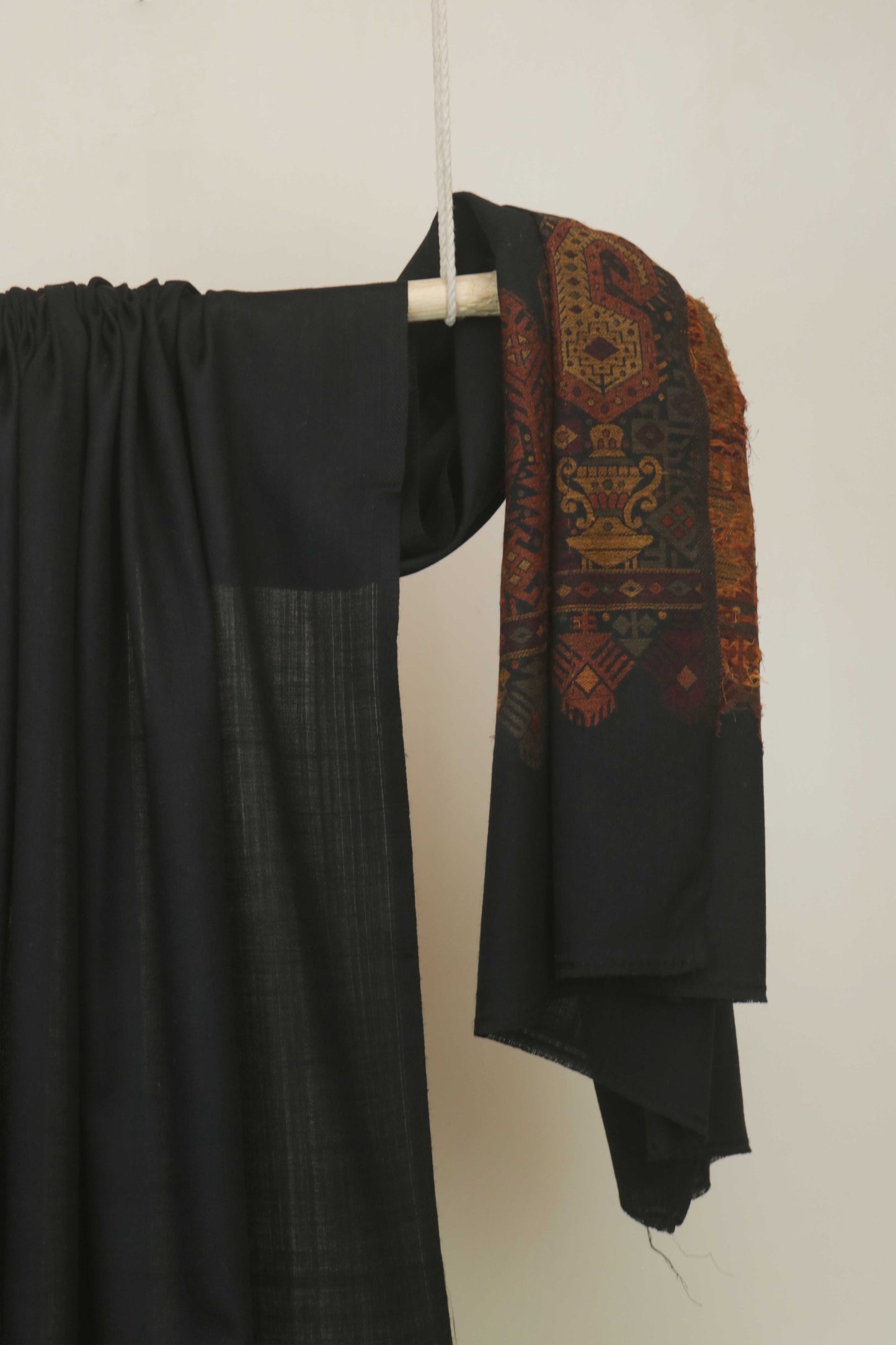 Kani Palo Shawl 3490 Black2