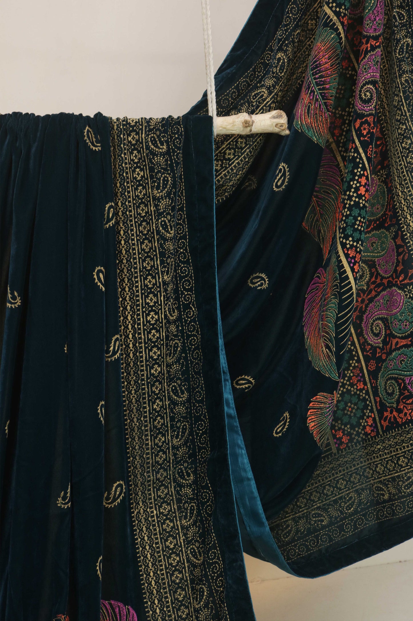 Velvet Screen-Printed Shawl 3576E