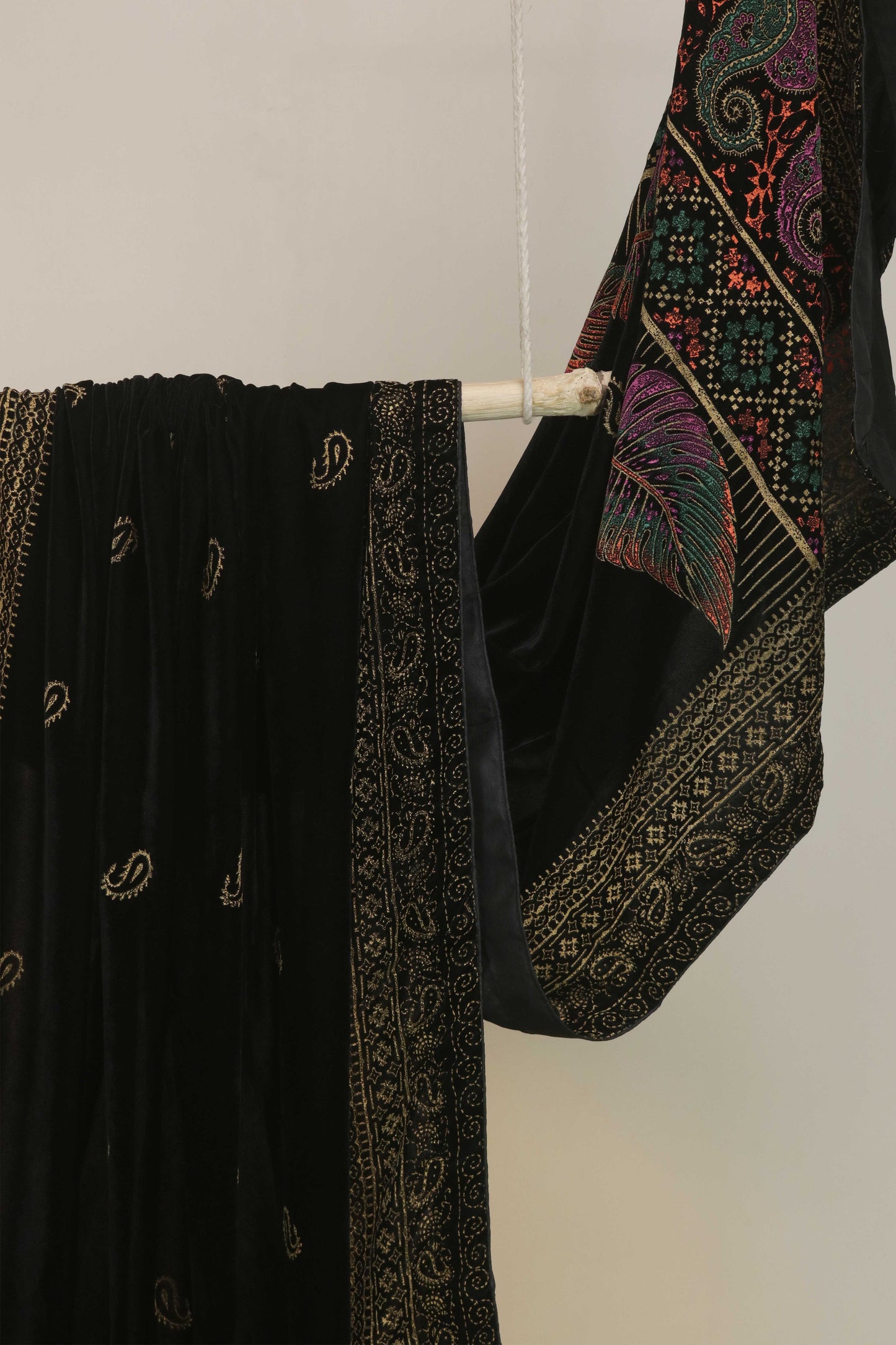Velvet Screen-Printed Shawl 3576C