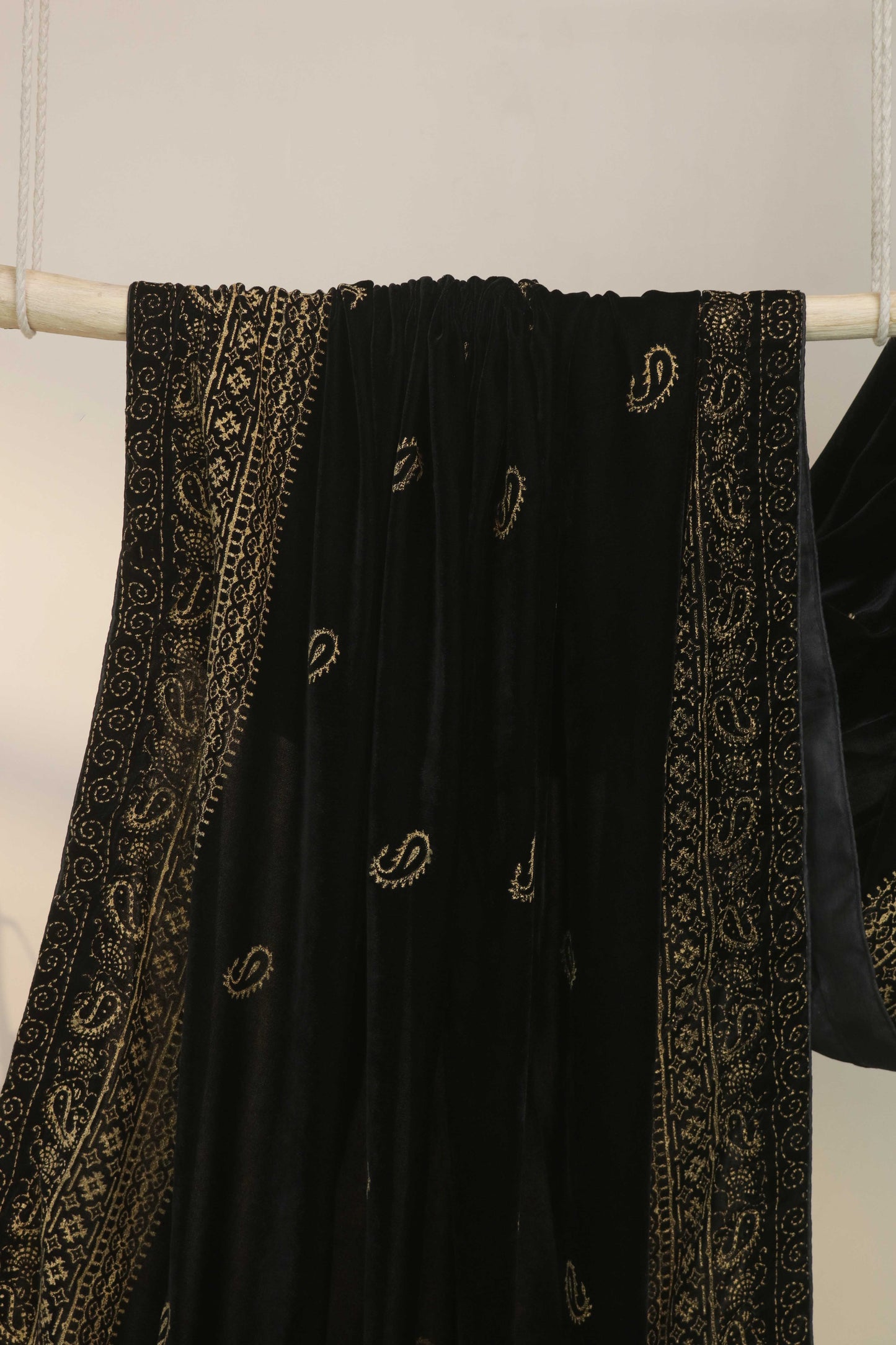 Velvet Screen-Printed Shawl 3576C