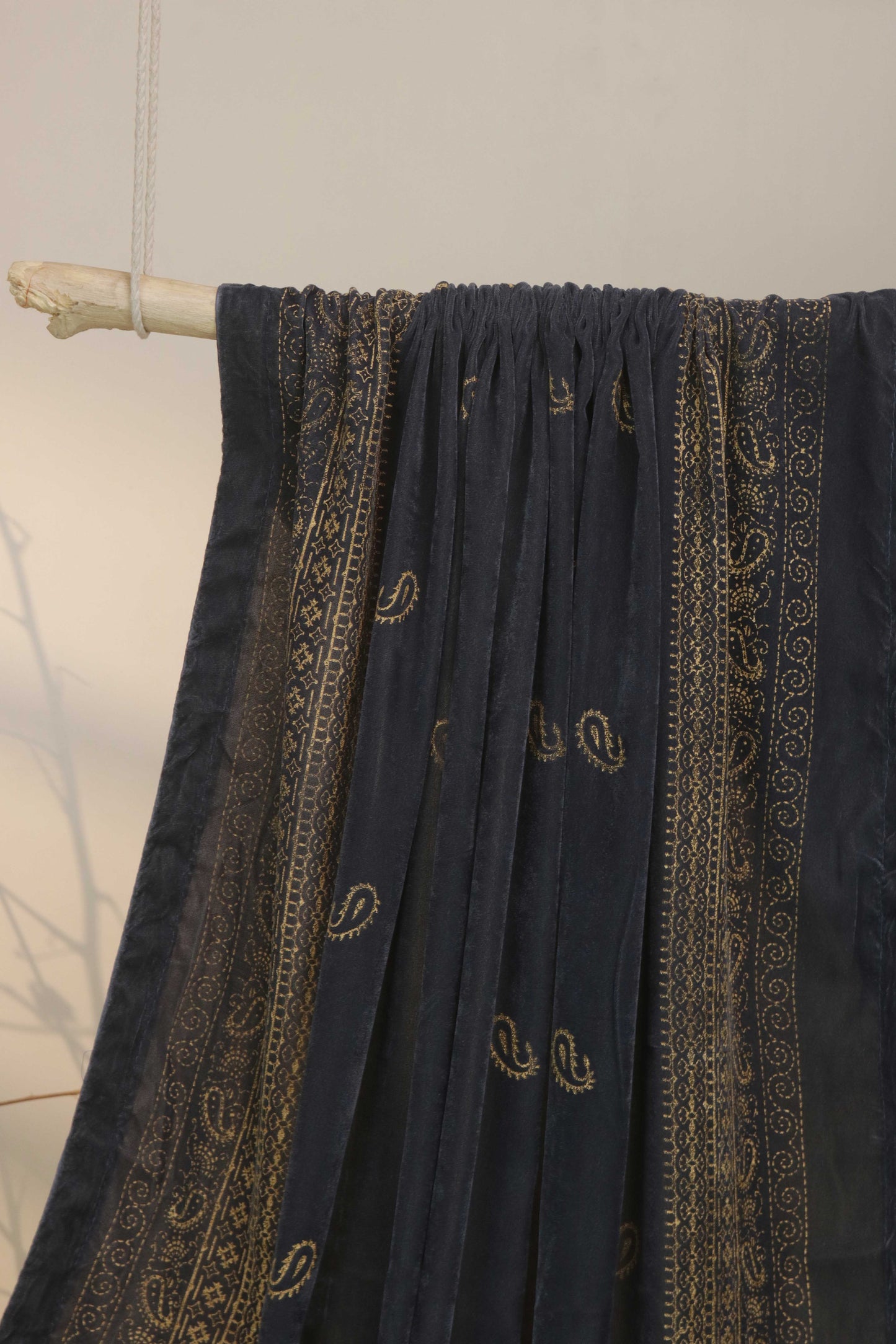 Velvet Screen-Printed Shawl 3576G