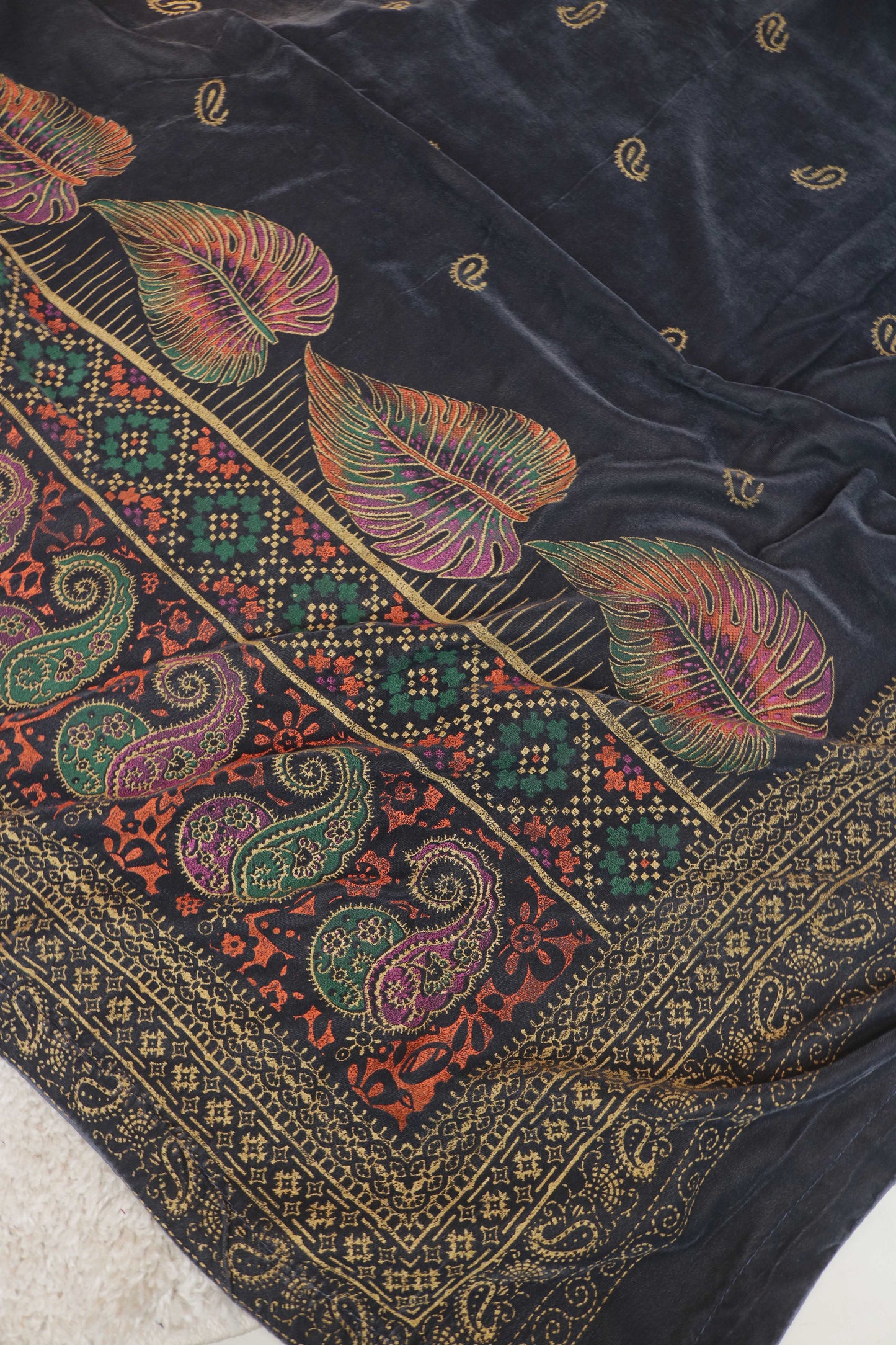 Velvet Screen-Printed Shawl 3576G