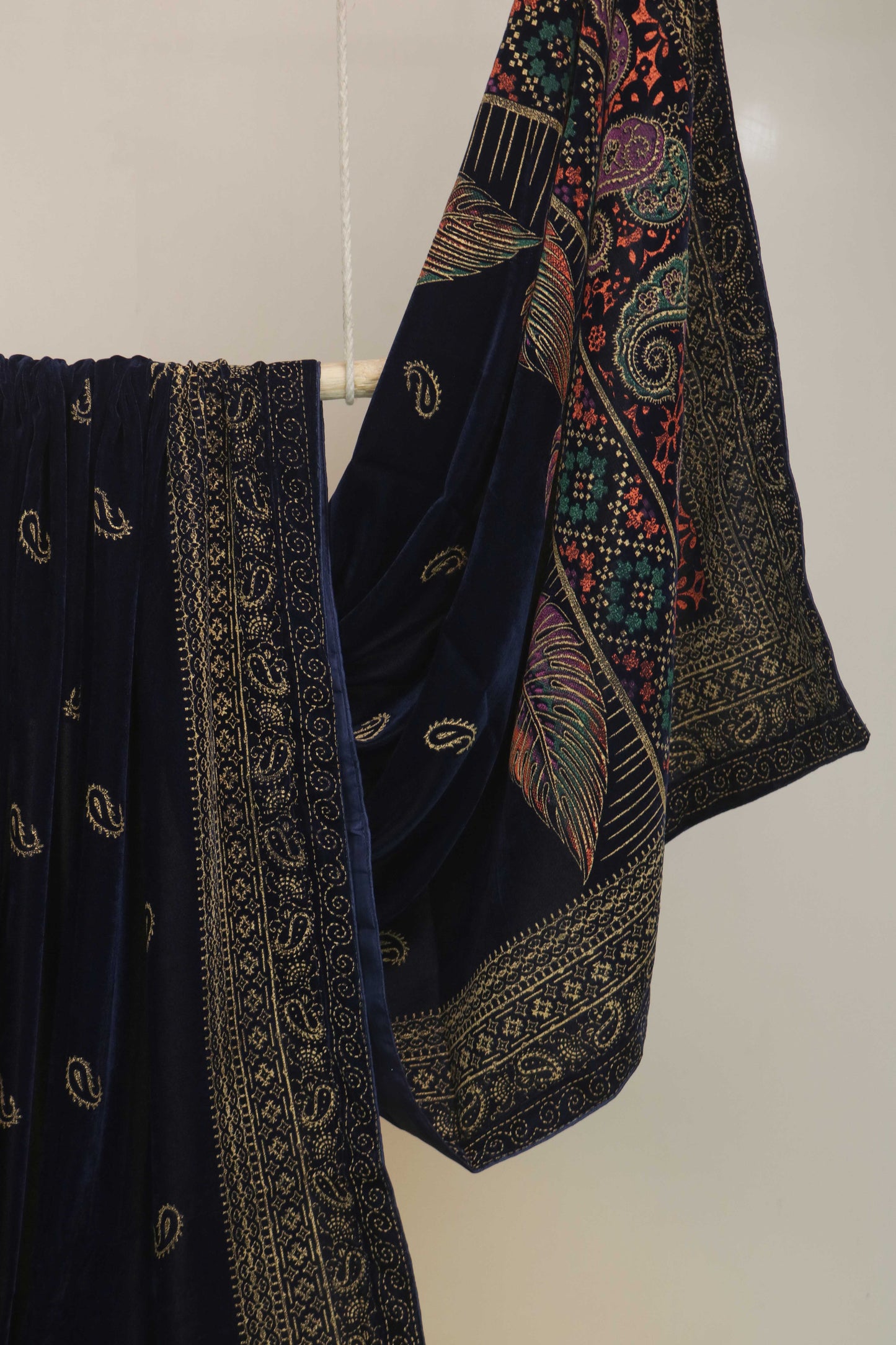 Velvet Screen-Printed Shawl 3576B