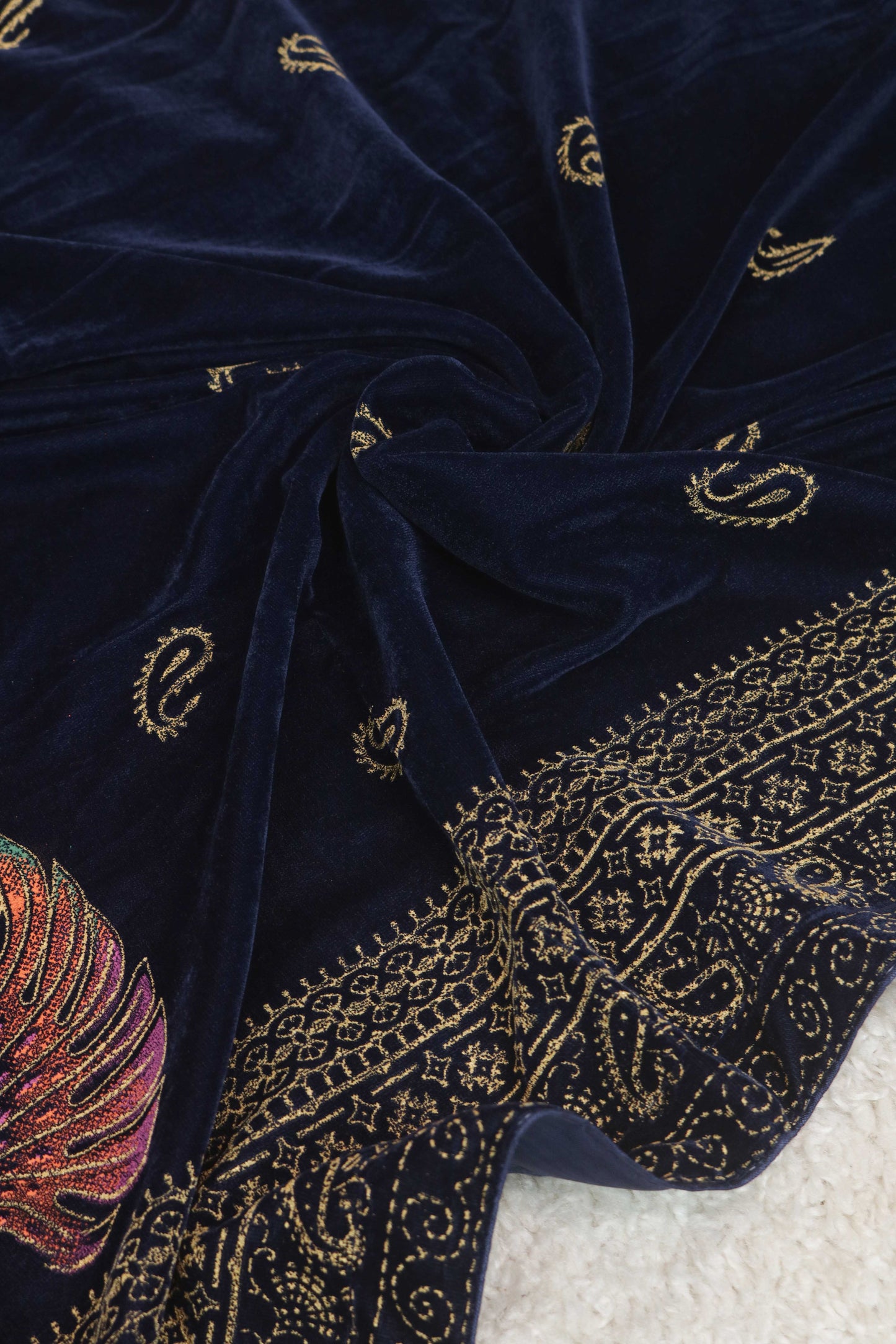 Velvet Screen-Printed Shawl 3576B