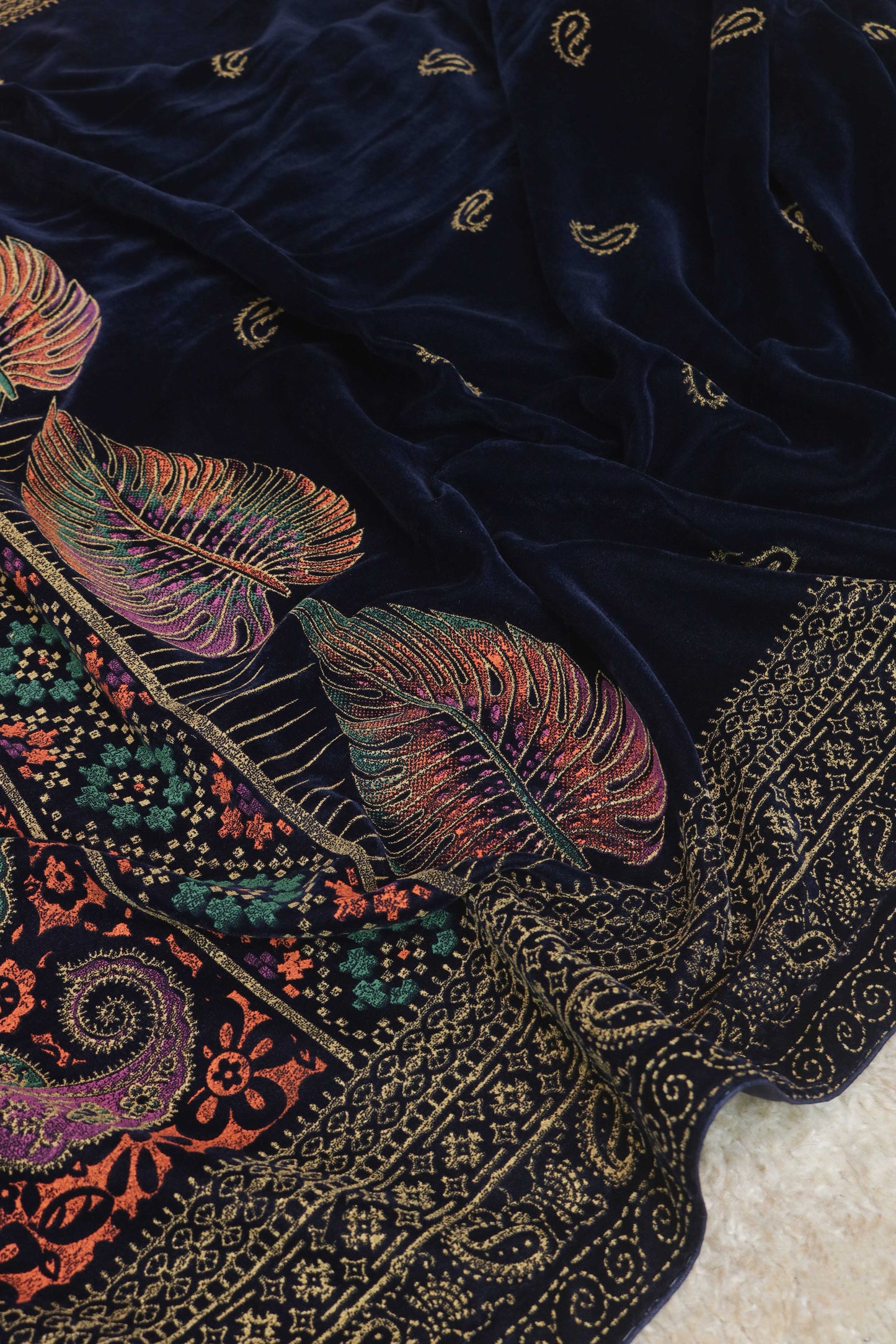 Velvet Screen-Printed Shawl 3576B