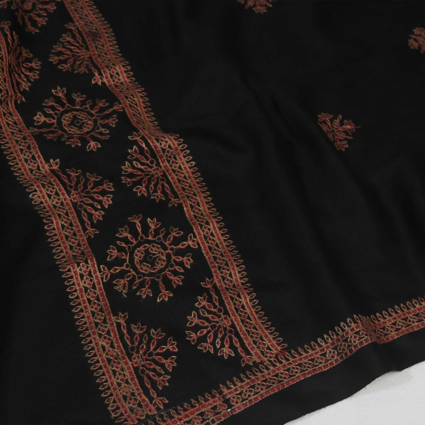 Embroidered Pashmina Black Shawl Sh266