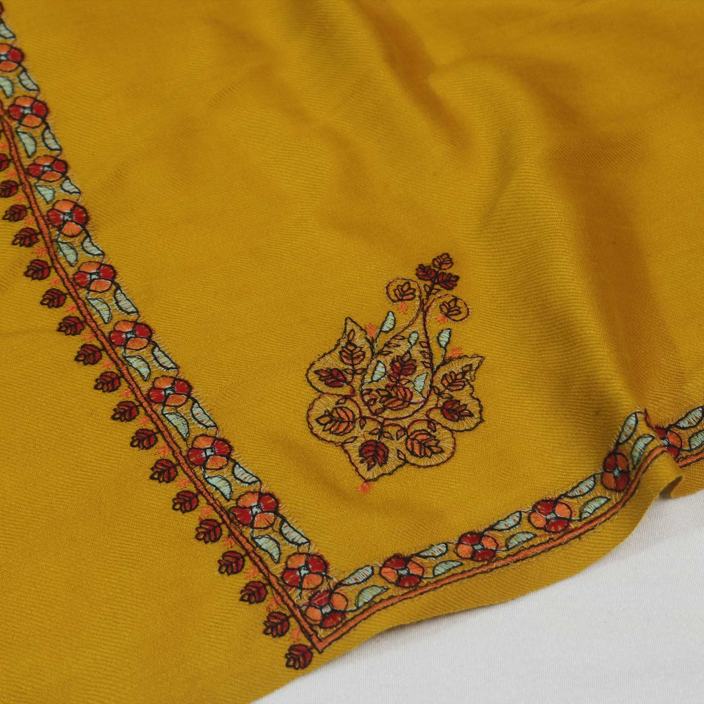 Chakoor Kingri Embroidered Pashmina Shaw FG0034-Mustrad