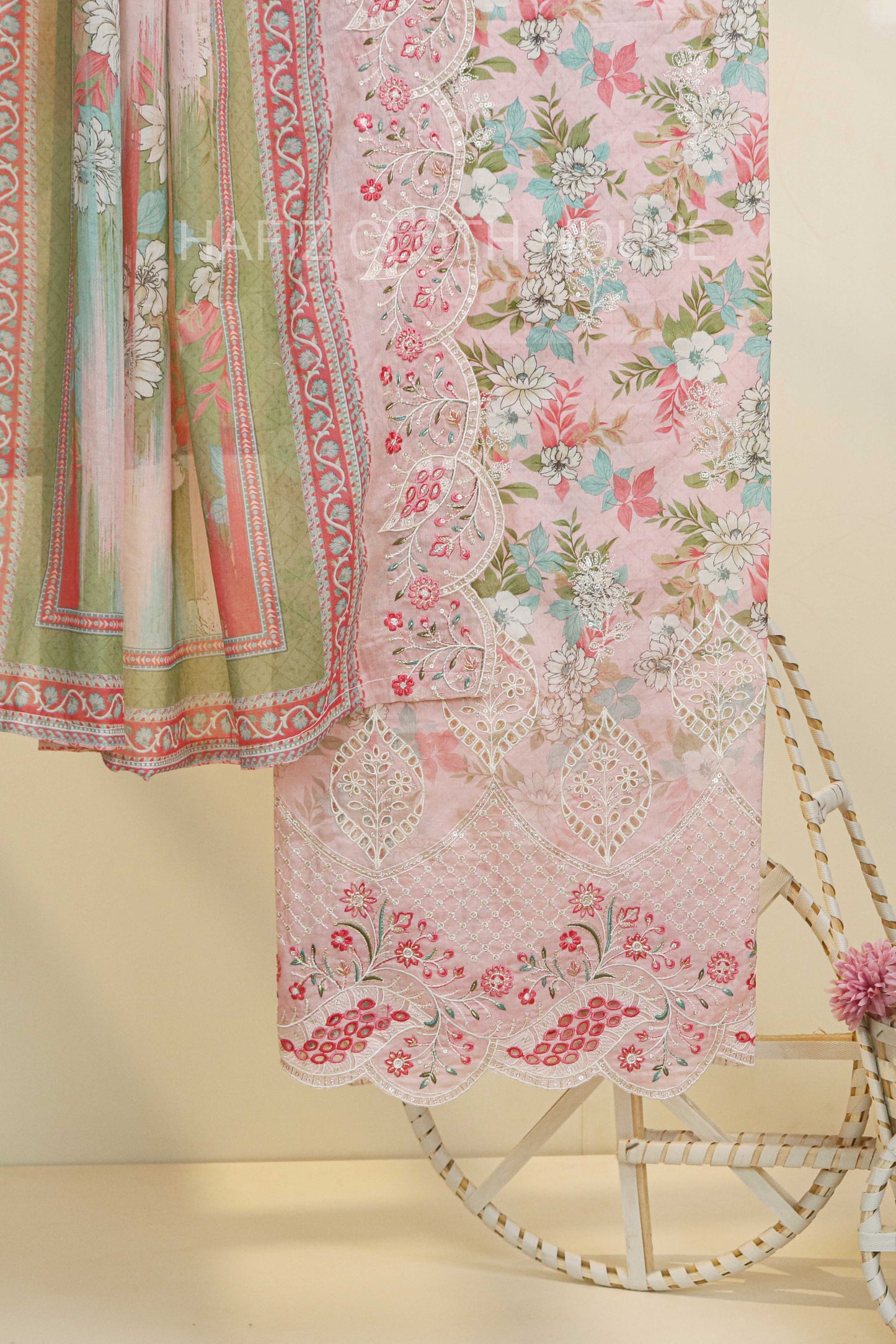 Luxury Lawn Embroidered Suit H25SLEBS14