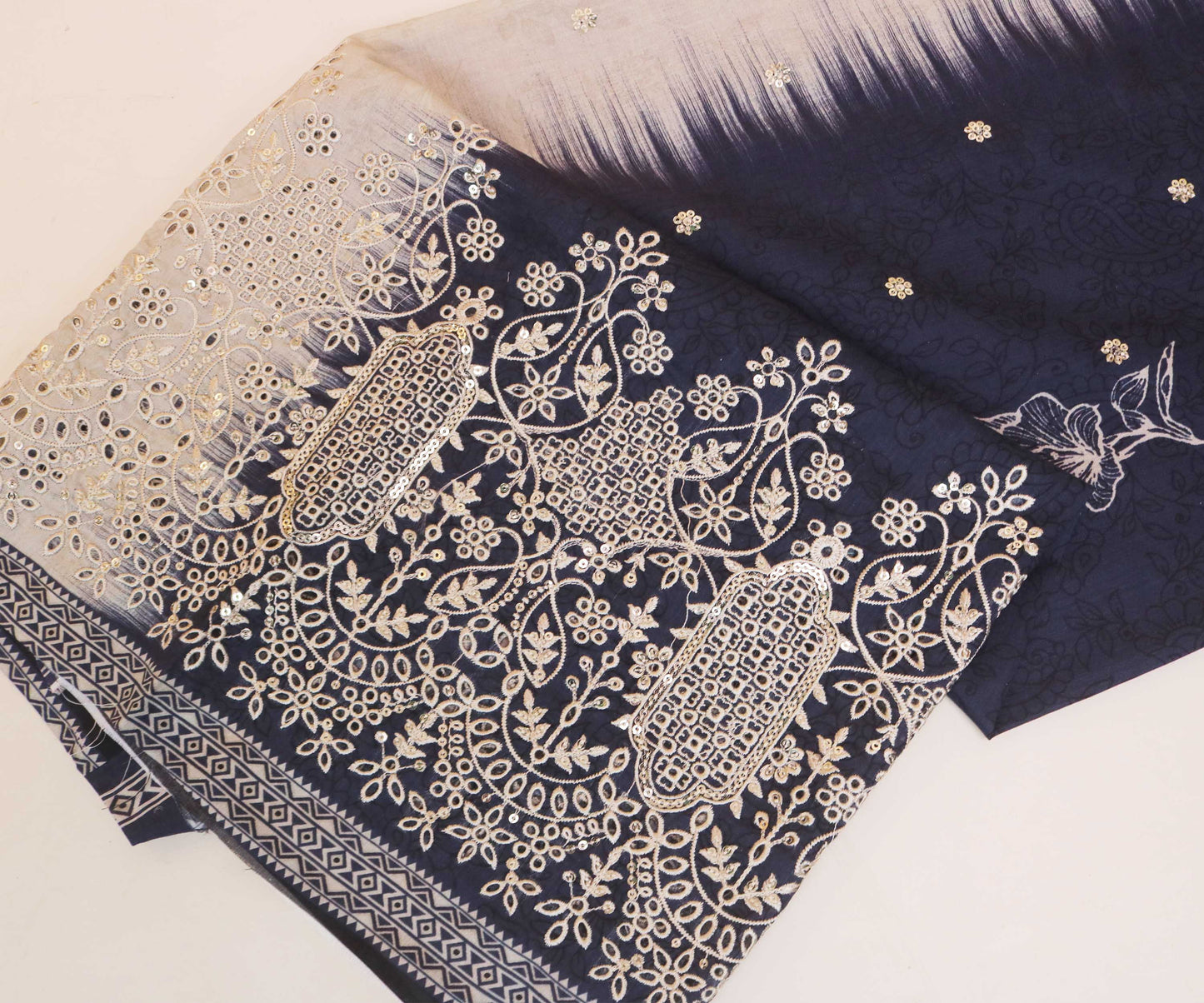Luxury Lawn Embroidered Suit H25SLEBS20