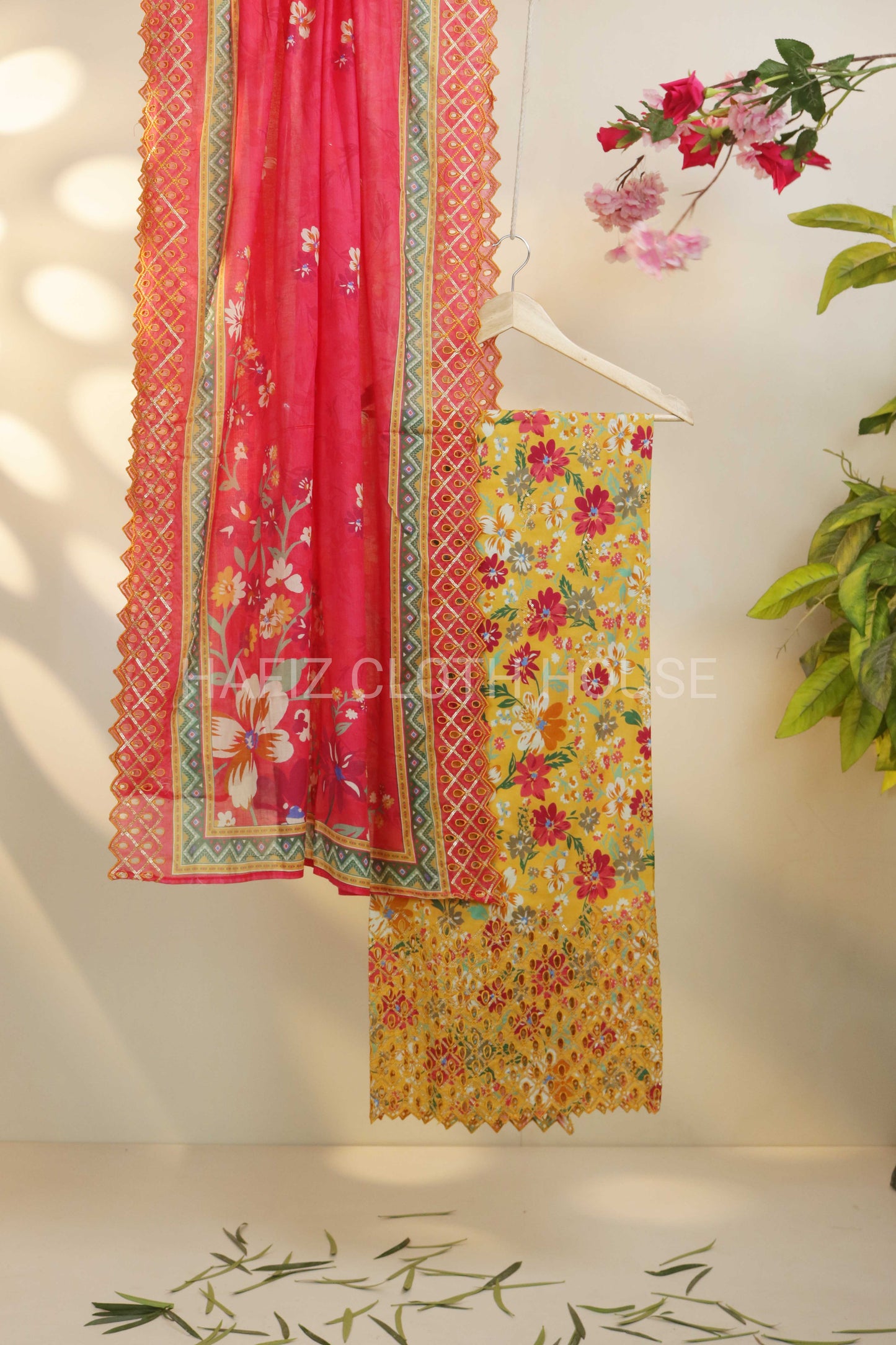 Luxury Lawn Embroidered Suit H25SLEBS02