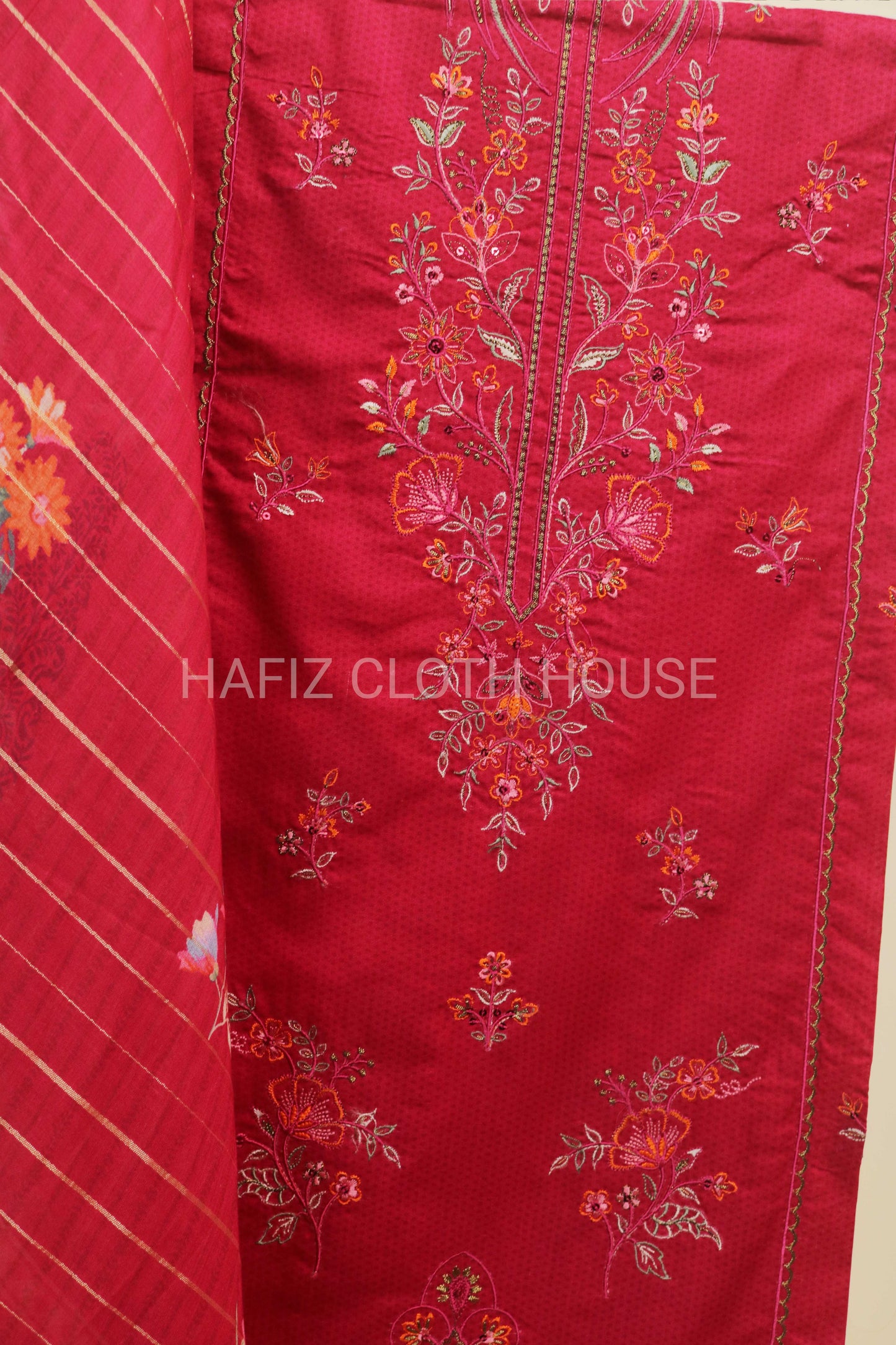 Luxury Lawn Embroidered Suit H25SLEBS09