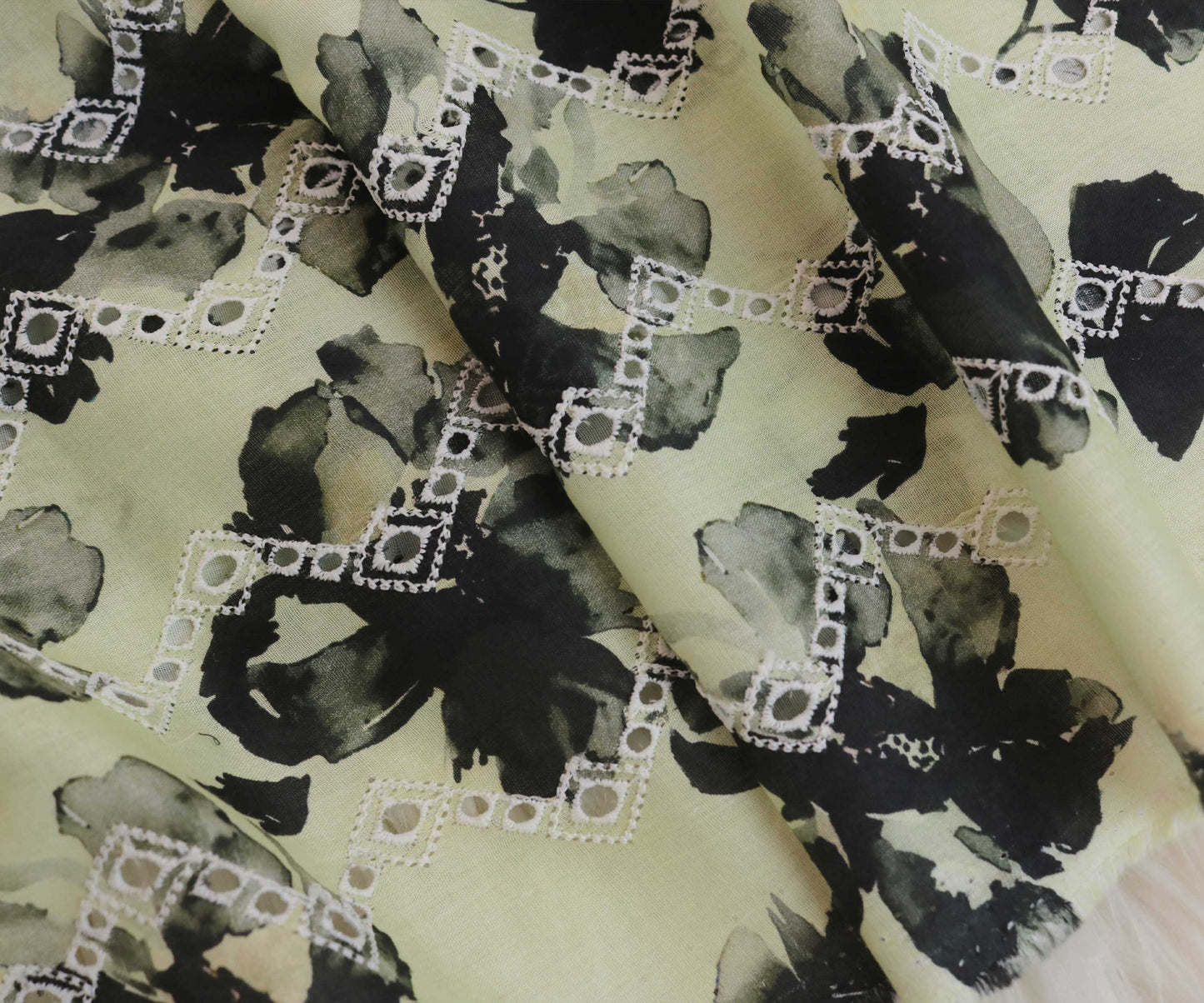 2Piece – Printed Embroidered Lawn L2PE09