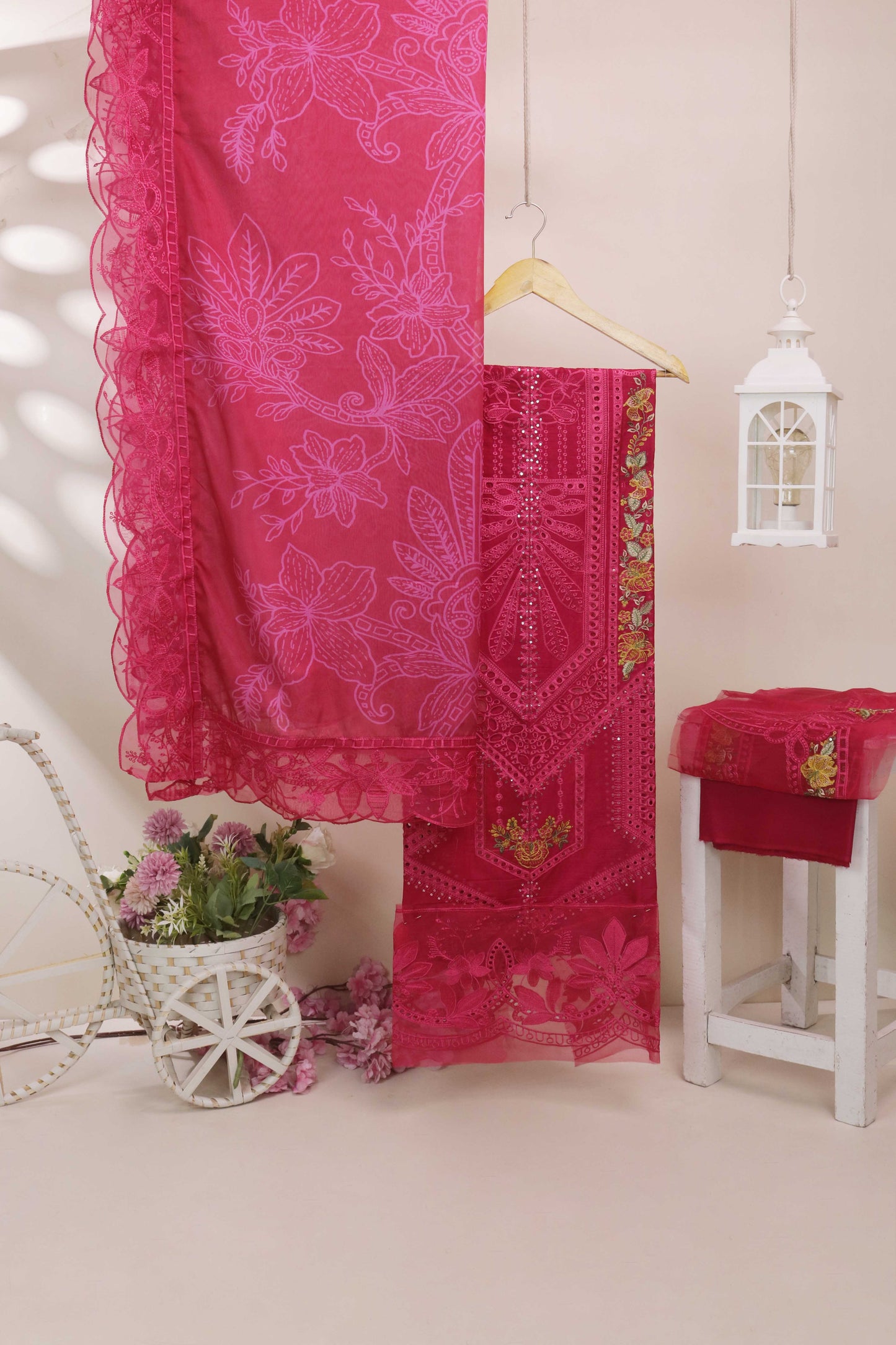 Luxury Lawn Embroidered suit H25SELHA72
