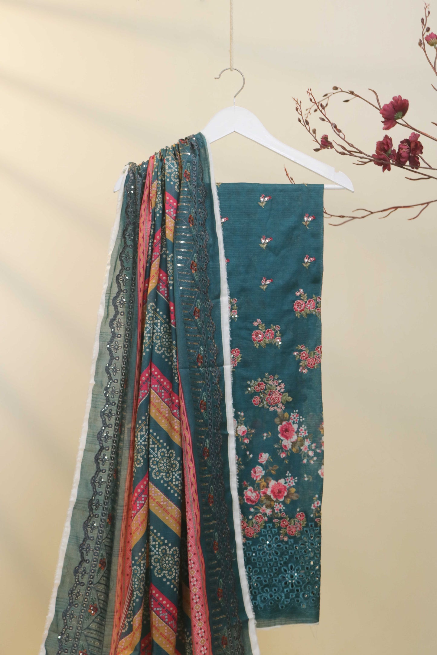 Luxury Lawn Embroidered Suit H25SLEMB22