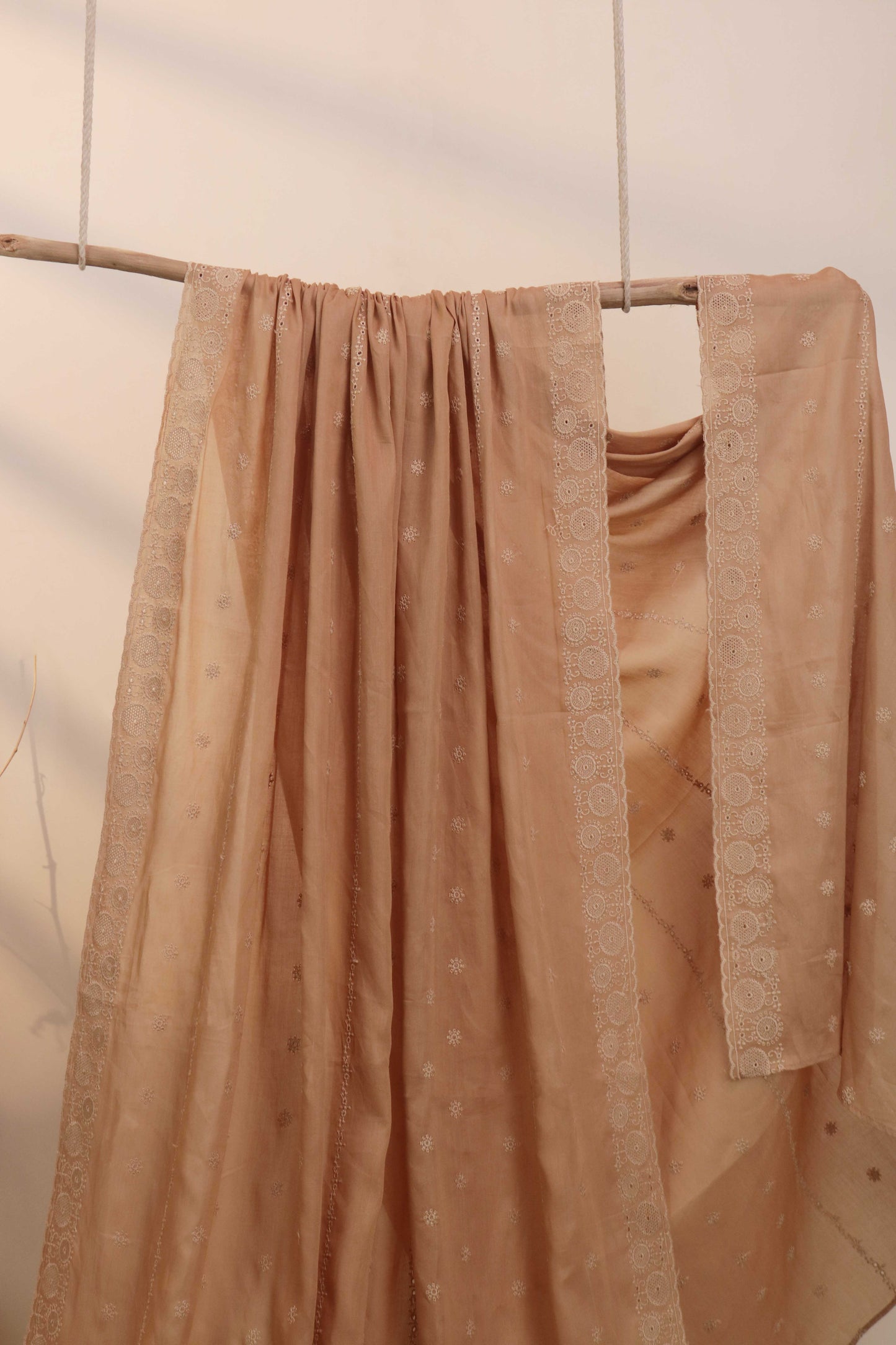 Embroidered Lawn Shawl LSH112