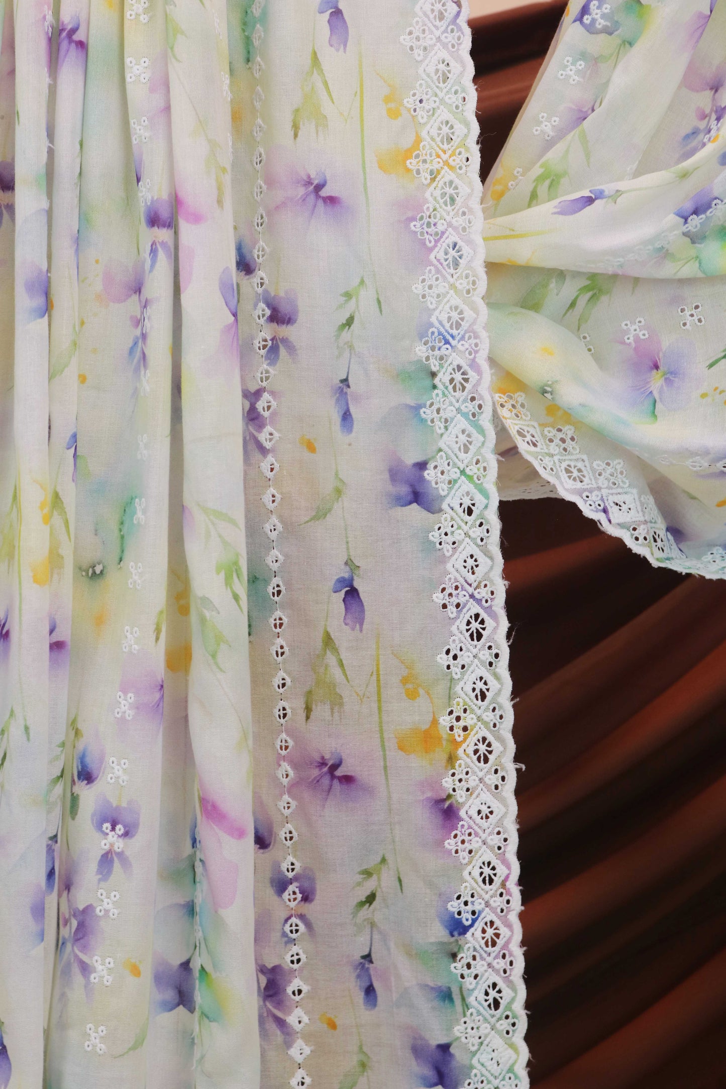 Embroidered Lawn Shawl LSH118A