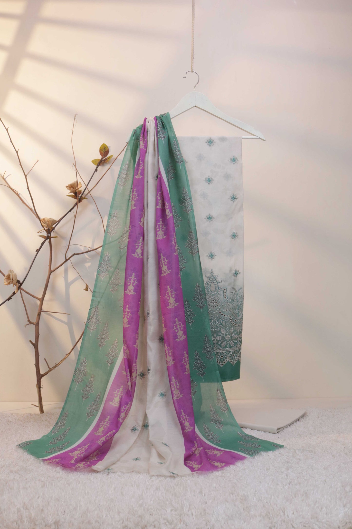 Lawn Embroidered Suit H25WR44