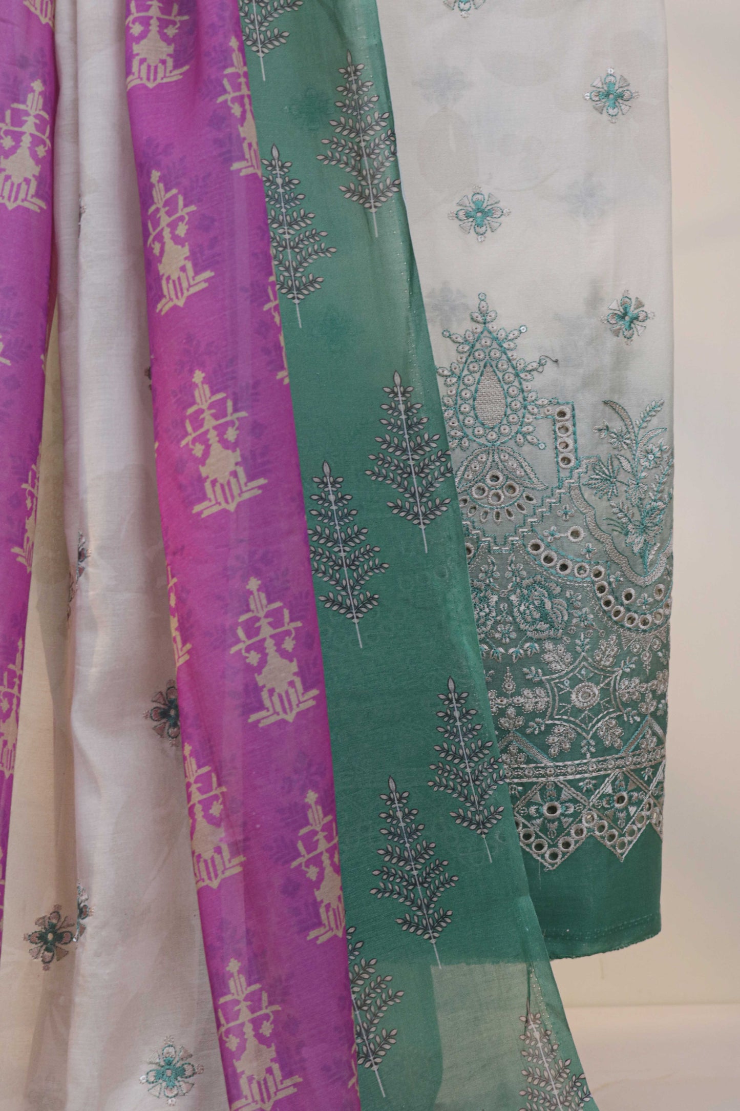 Lawn Embroidered Suit H25WR44