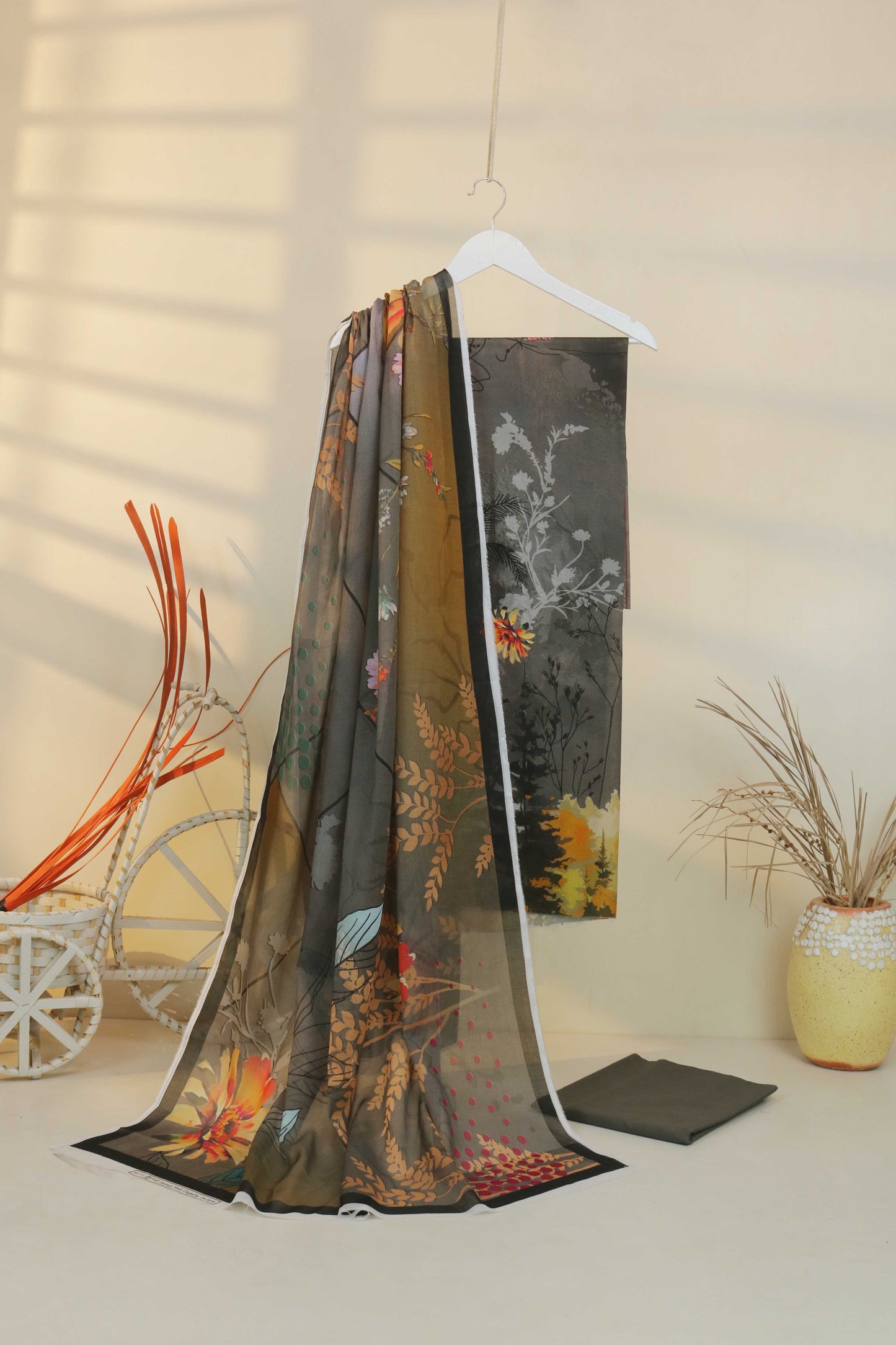 Luxury Lawn Printed Suit H25SLMJ1014