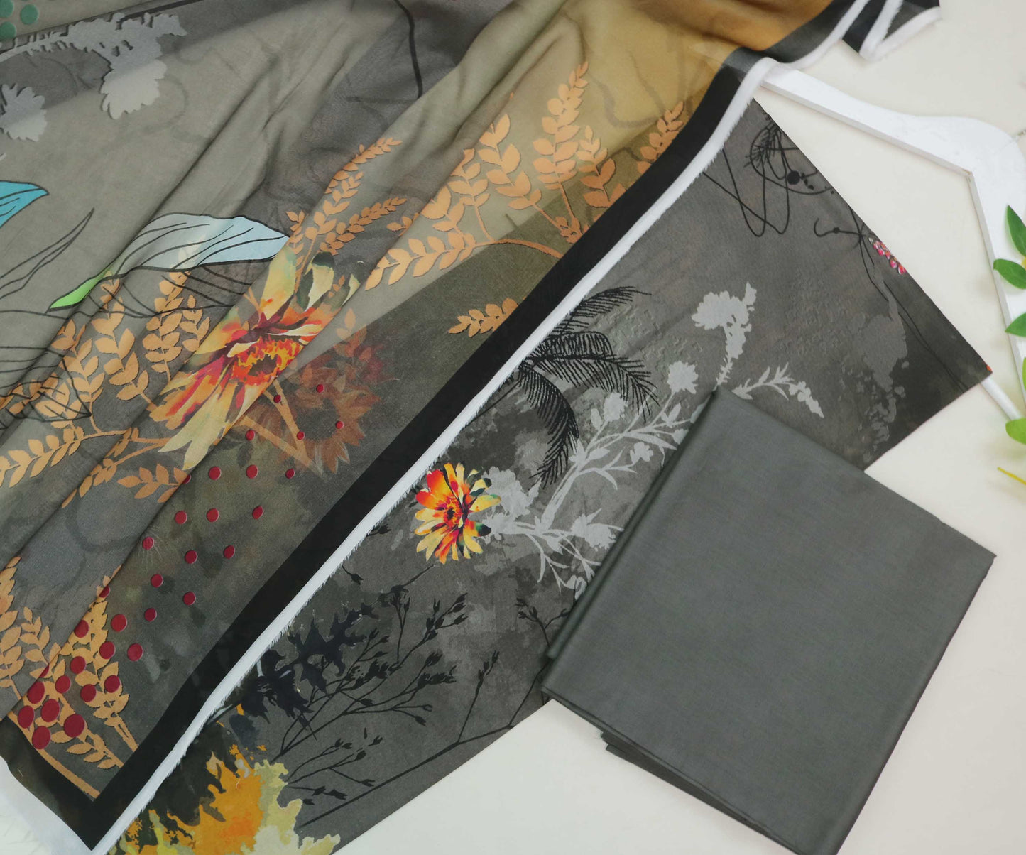 Luxury Lawn Printed Suit H25SLMJ1014