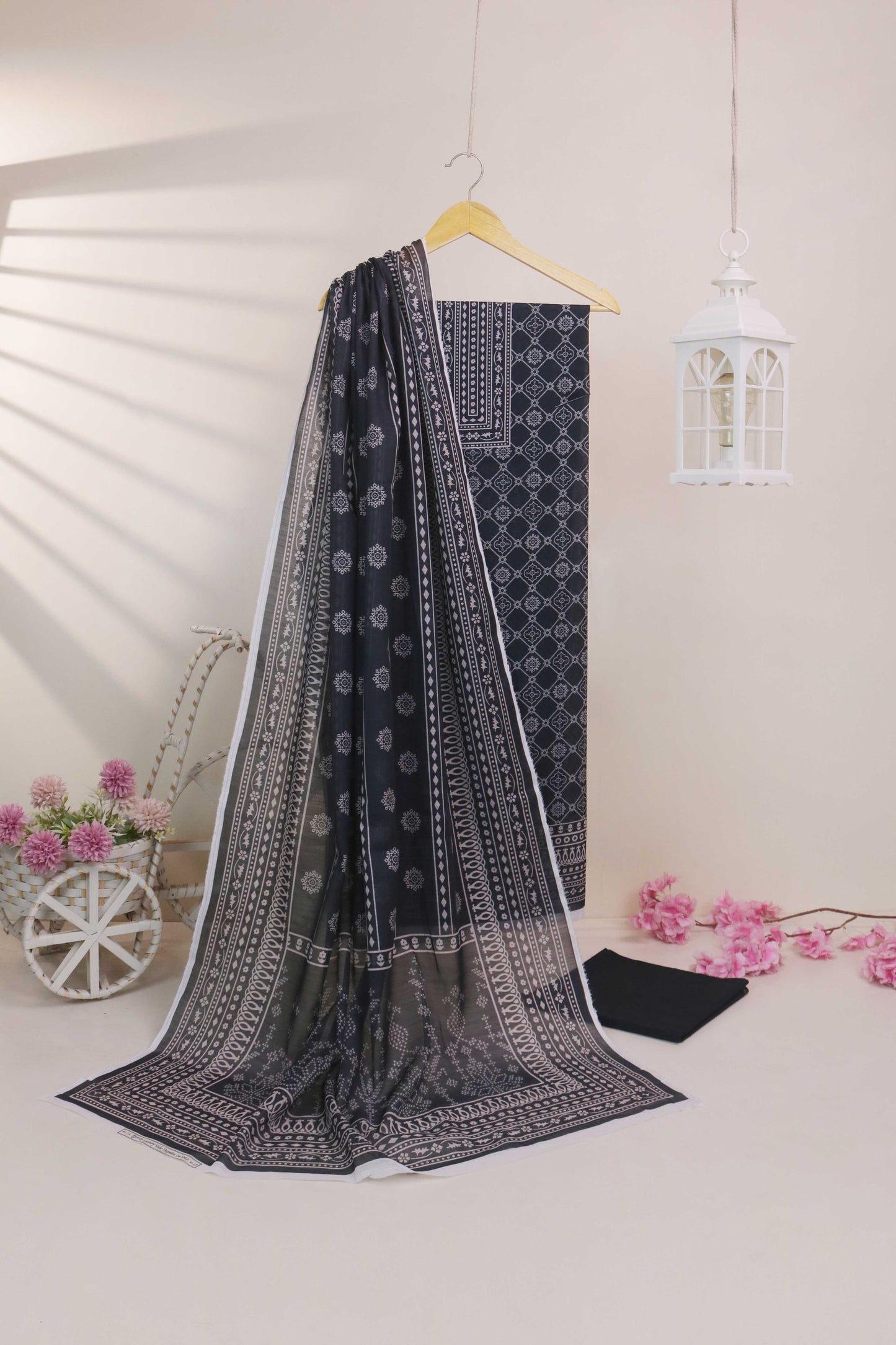 Luxury Lawn Printed Suit H25SLMJ1042