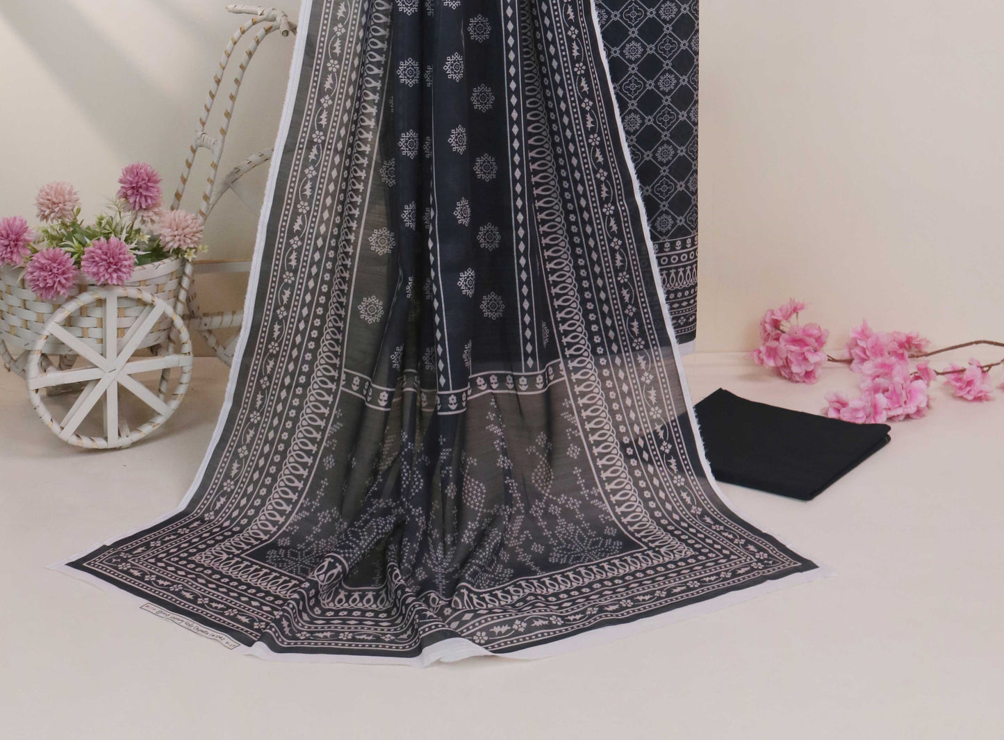 Luxury Lawn Printed Suit H25SLMJ1042