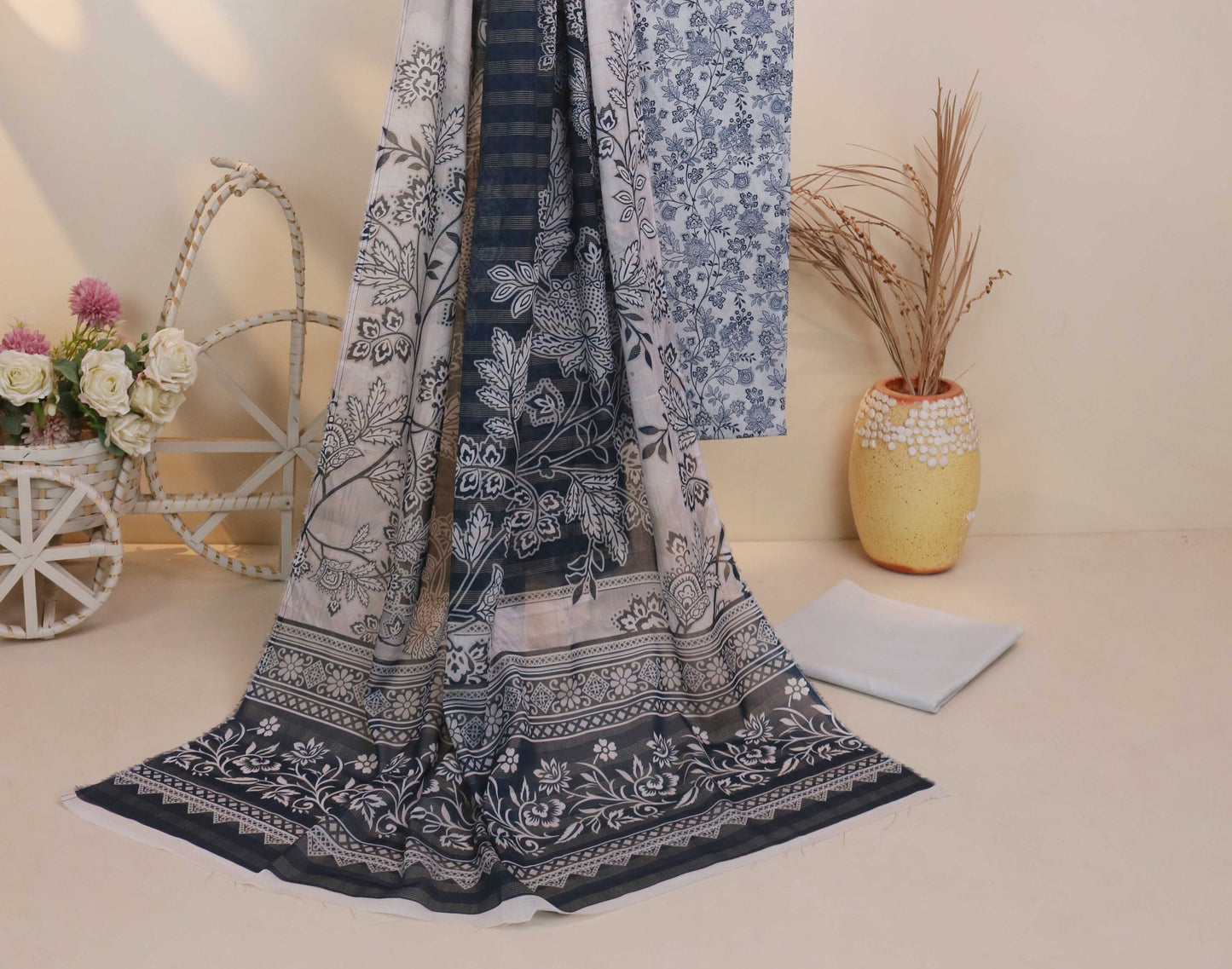 Luxury Lawn Printed Suit H25SLMJ794