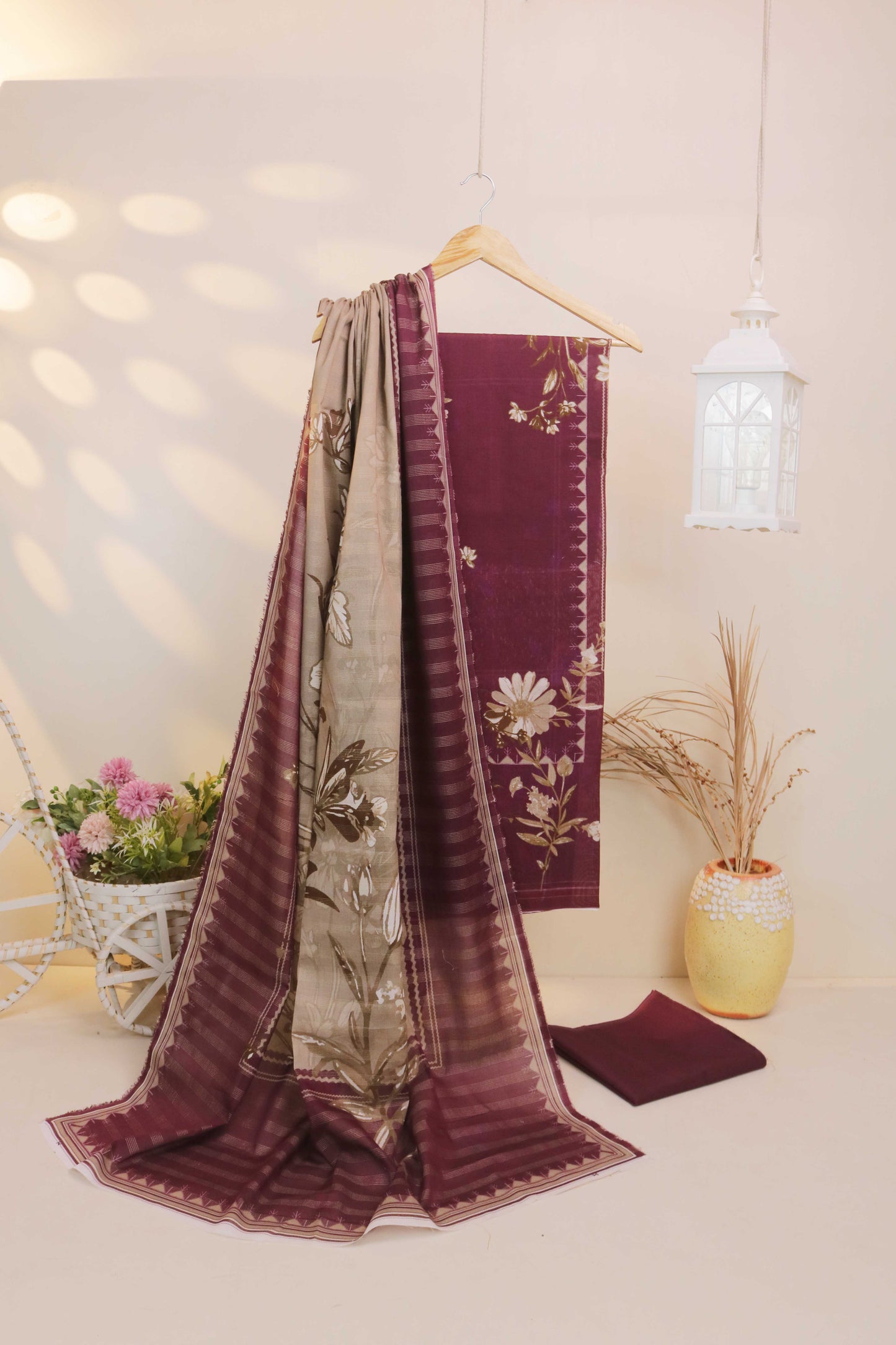 Luxury Lawn Printed Suit H25SLMJ1704