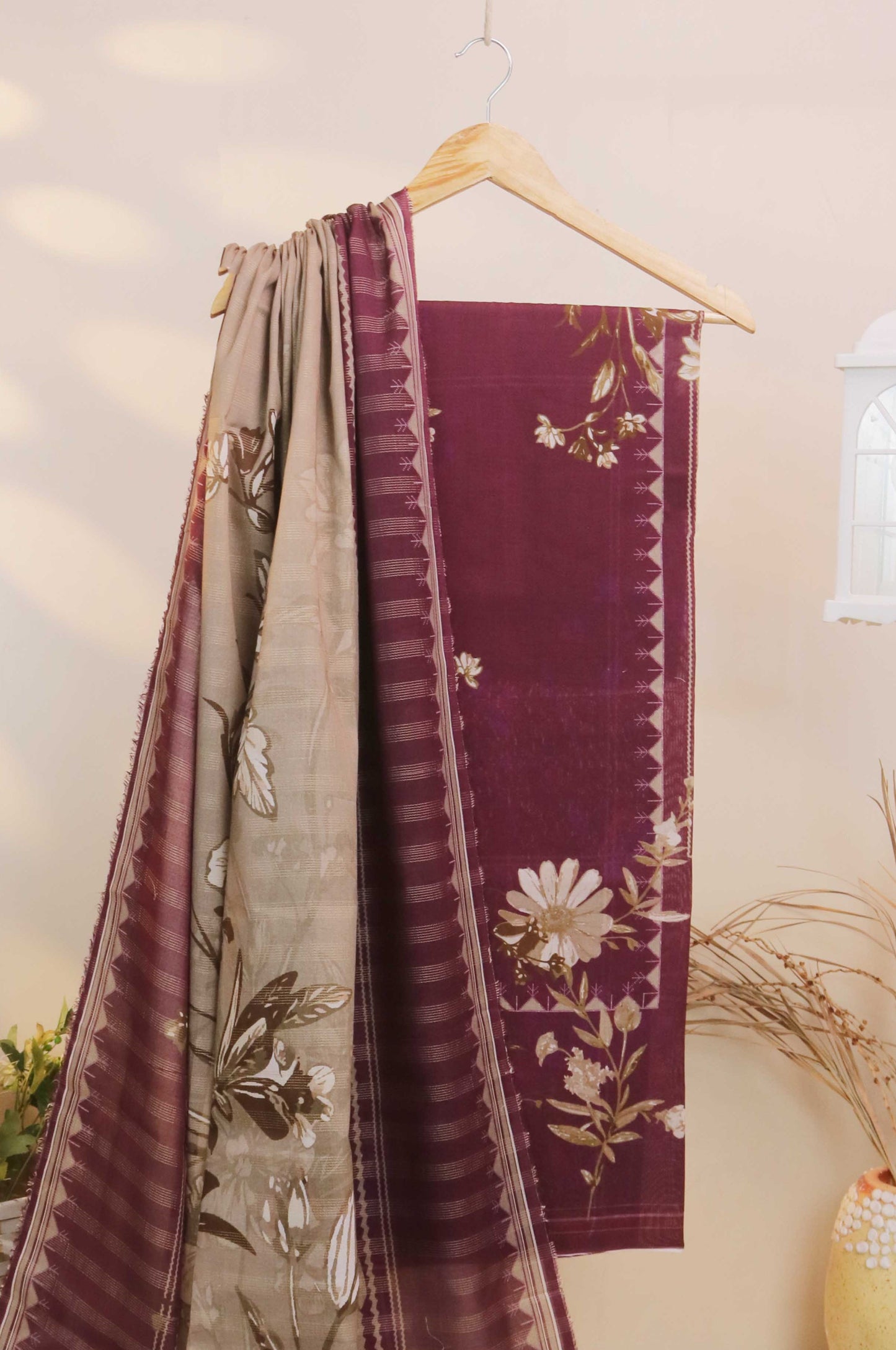 Luxury Lawn Printed Suit H25SLMJ1704