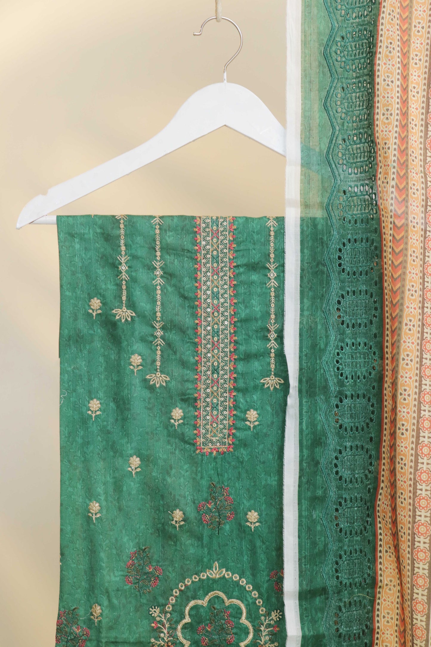 Luxury Lawn Embroidered Suit H25SLEMB08